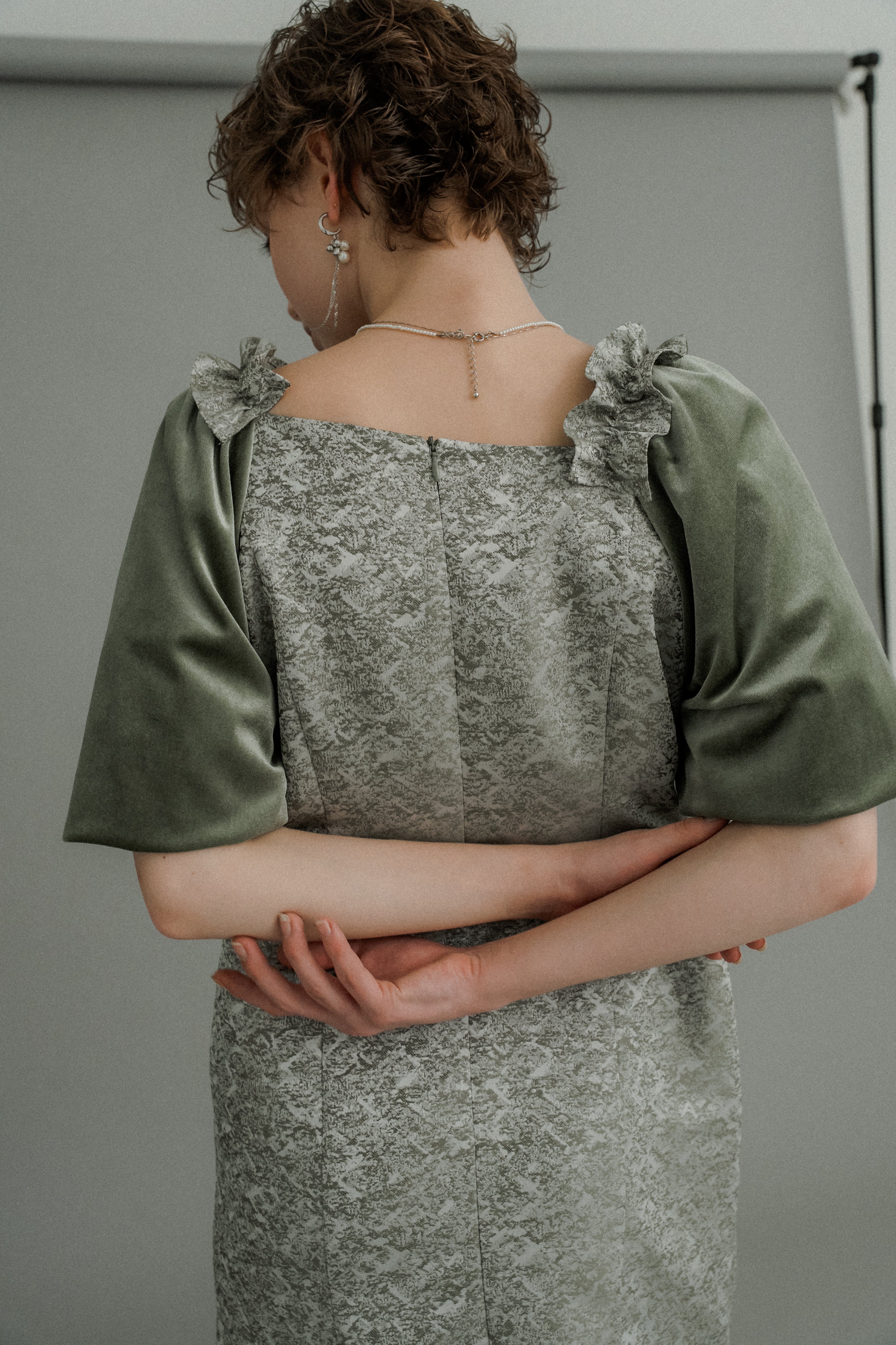 1047 Puff-sleeve Jacquard Dress