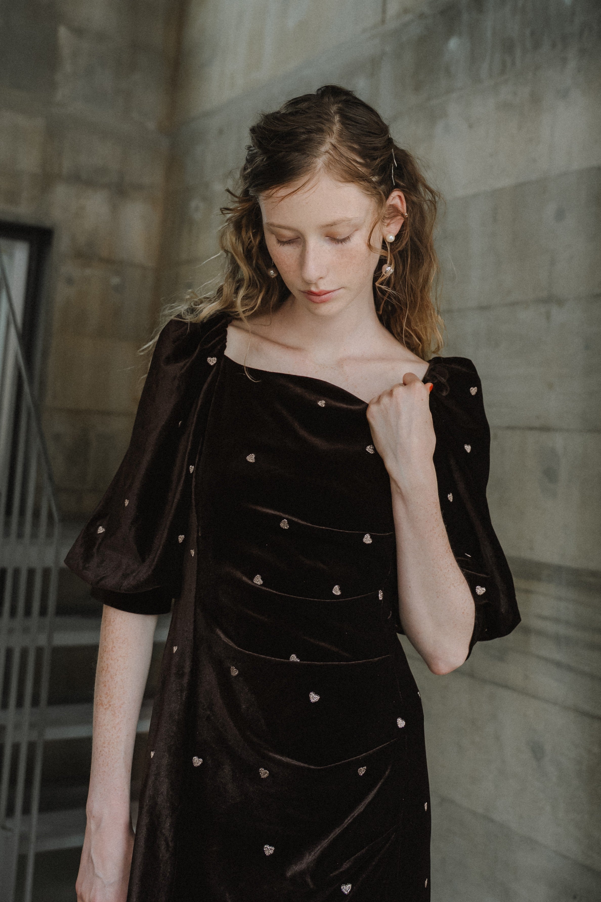 et.UNiVER │ 1035 Sweetheart velour dress – et.UNiVER │ 公式