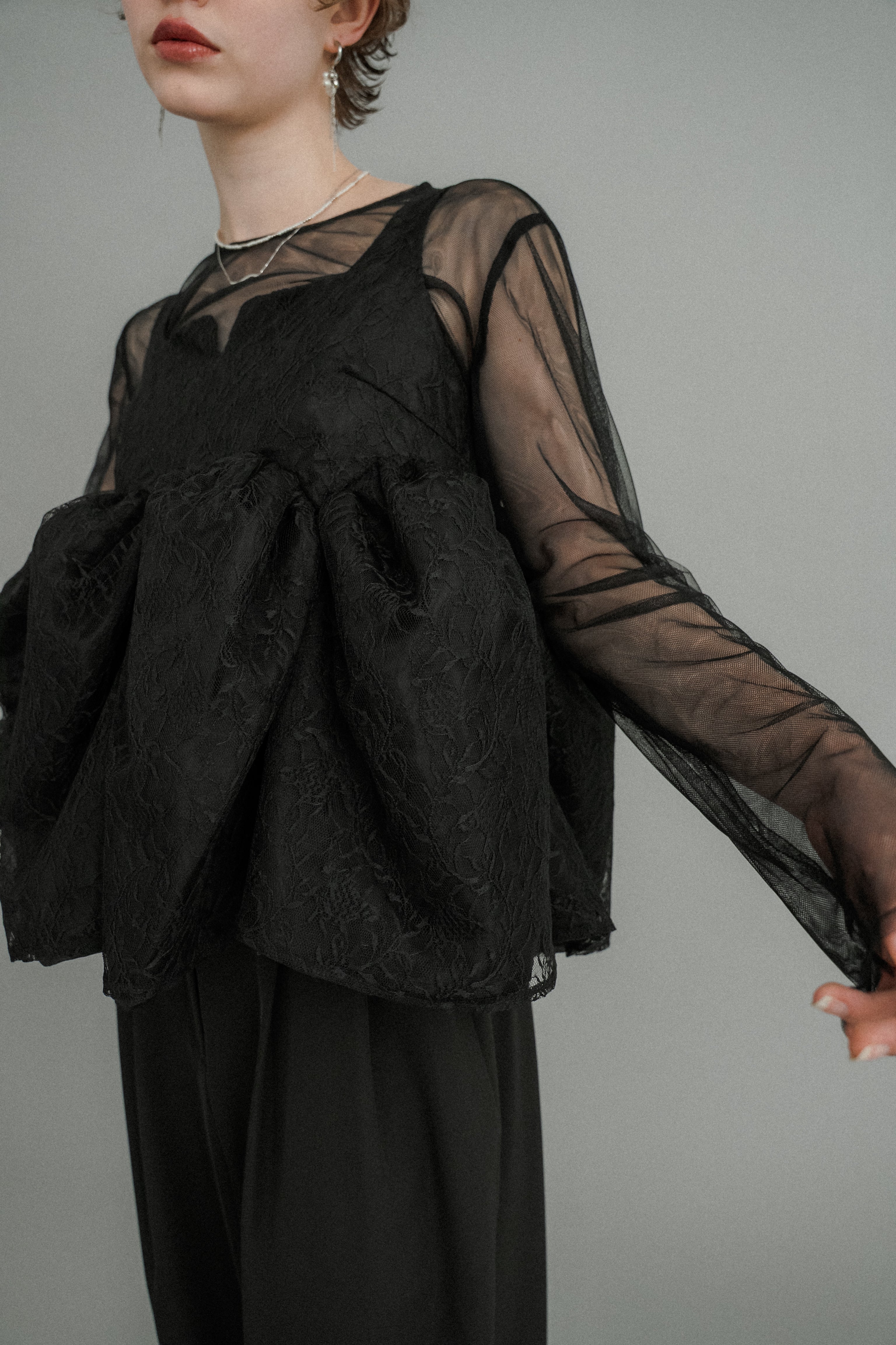 【kura】et.UNiVER Sheer Peplum Overlay et.UNiVER │1039 Sheer Peplum Overlay Top＆Pants – et.UNiVER