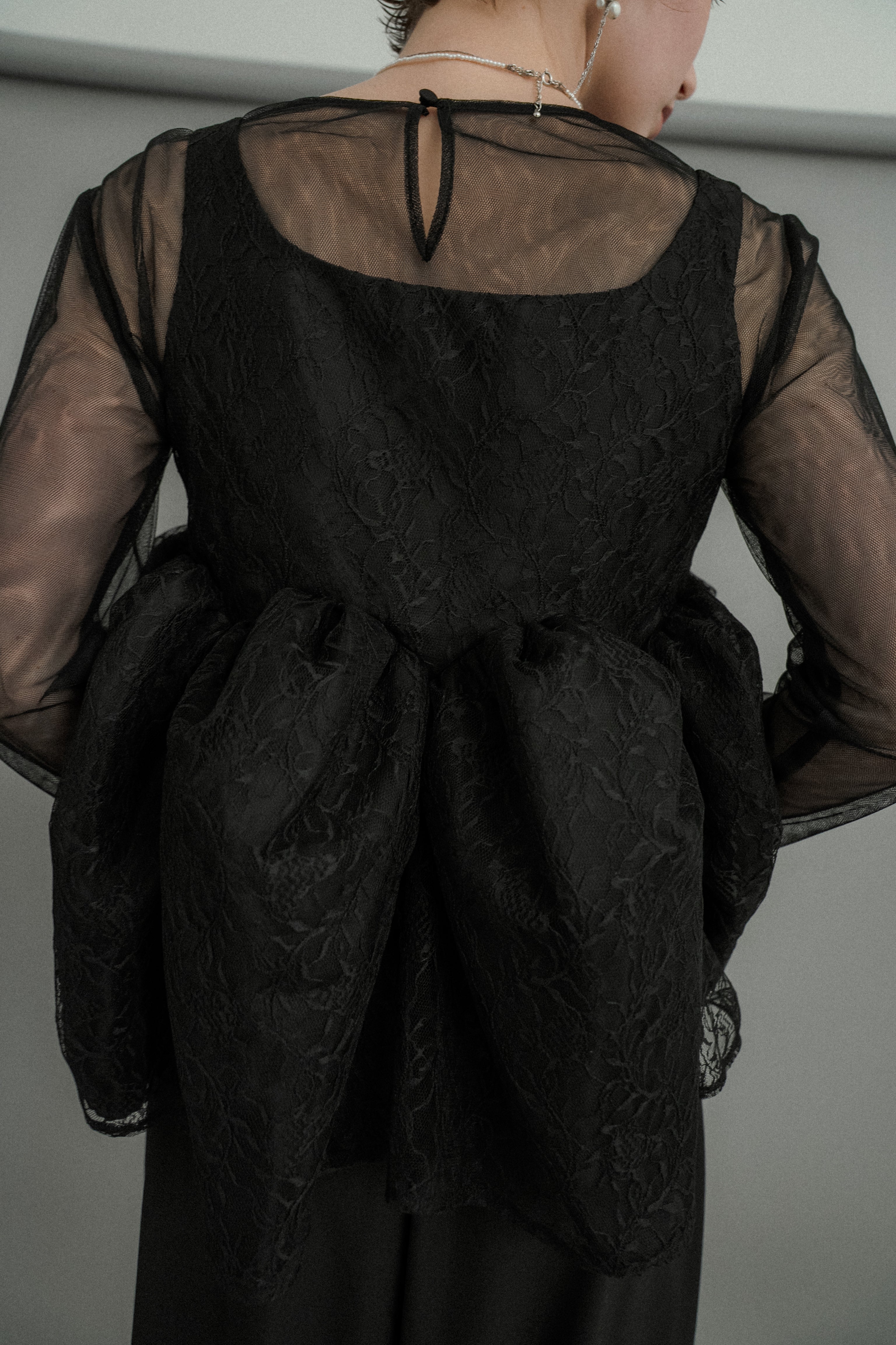 1039 Sheer Peplum Overlay Top＆Pants