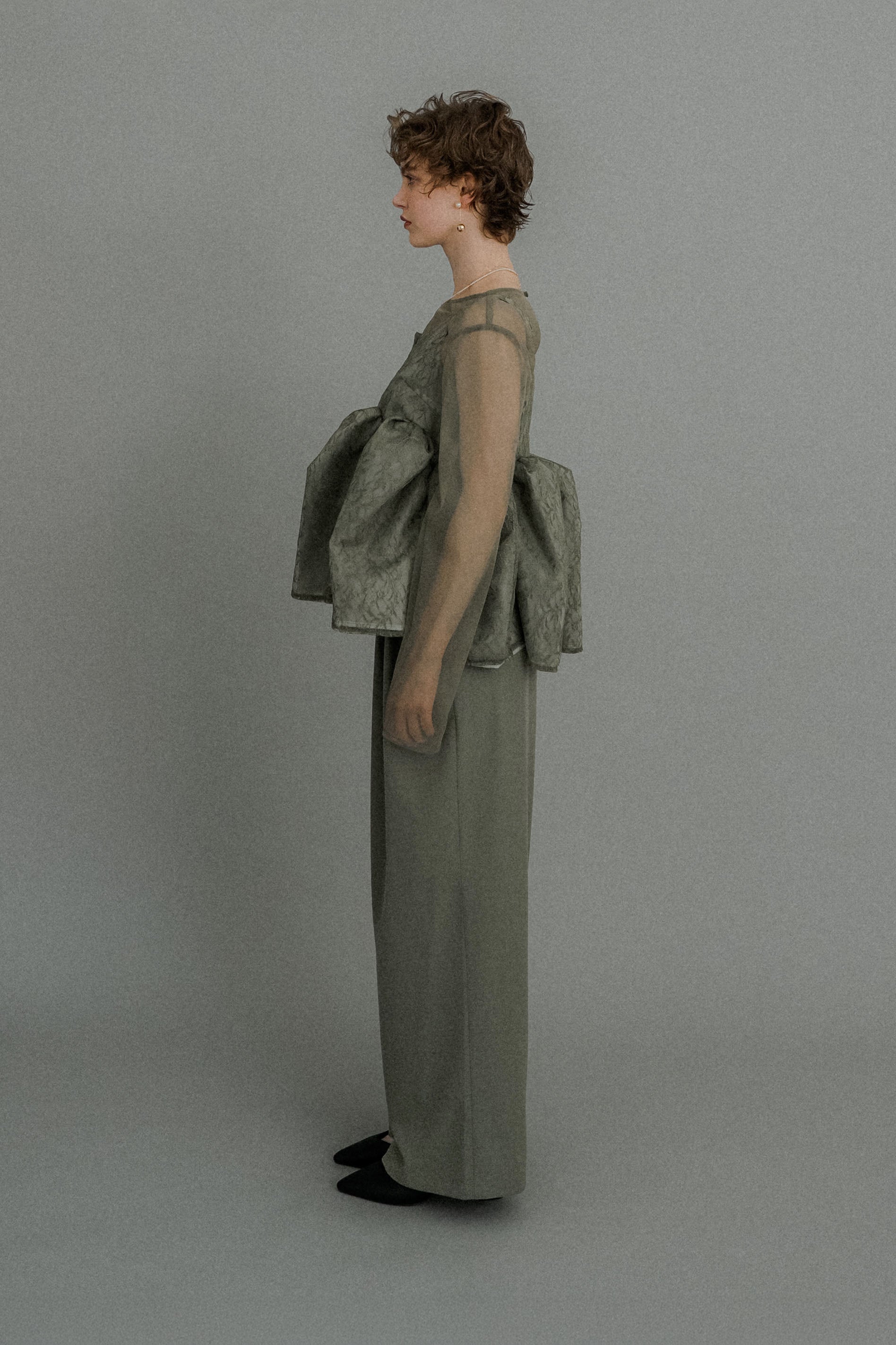 1039 Sheer Peplum Overlay Top＆Pants
