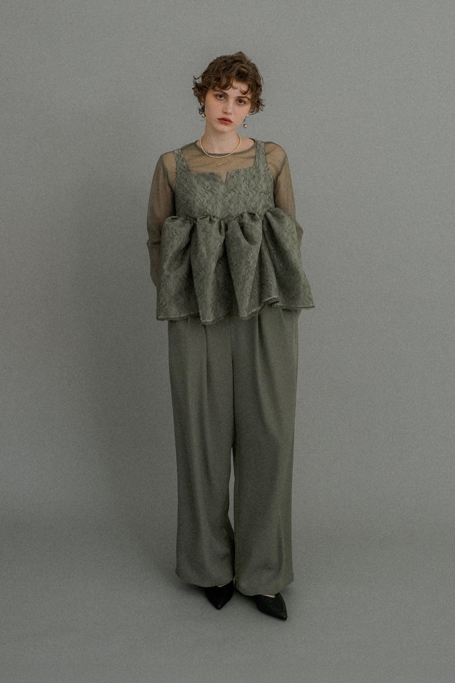 1039 Sheer Peplum Overlay Top＆Pants