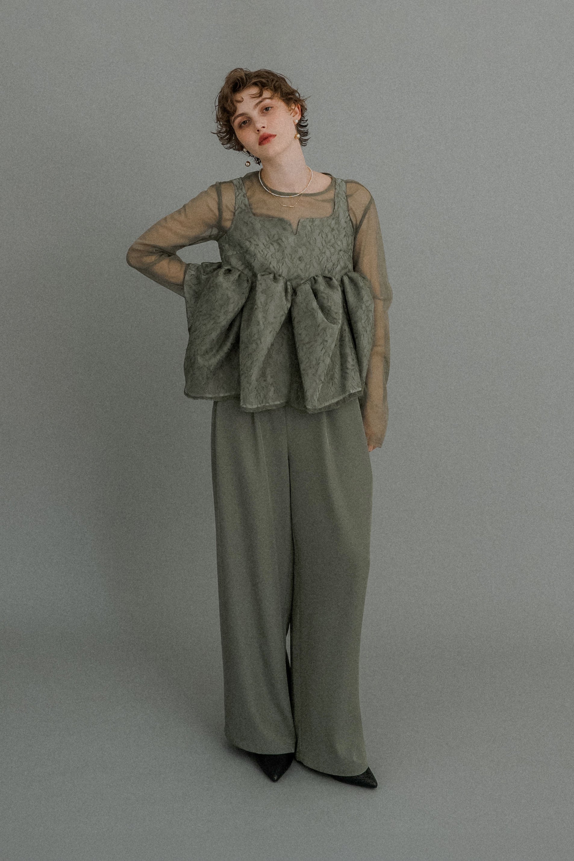 1039 Sheer Peplum Overlay Top＆Pants