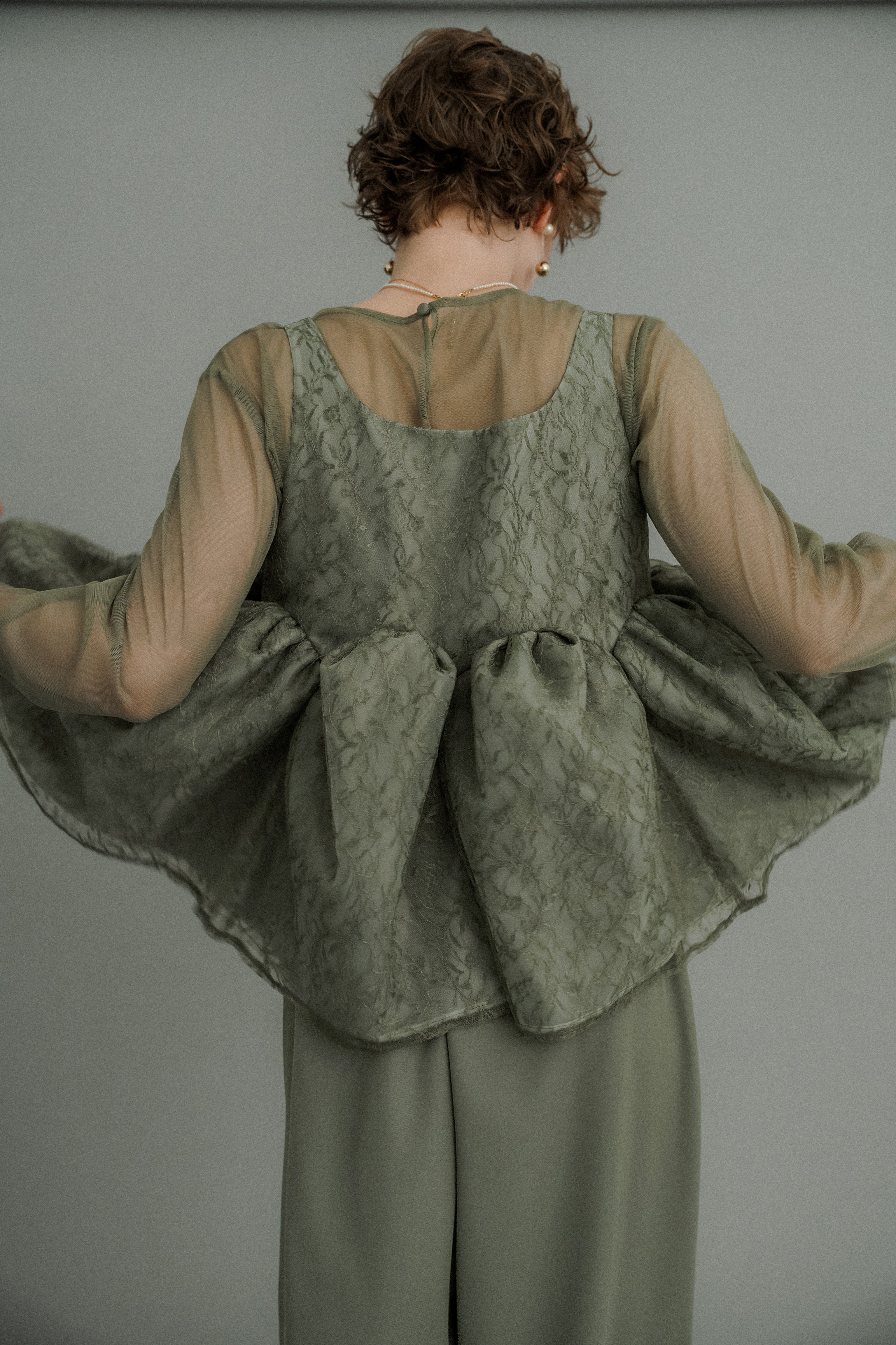 1039 Sheer Peplum Overlay Top＆Pants