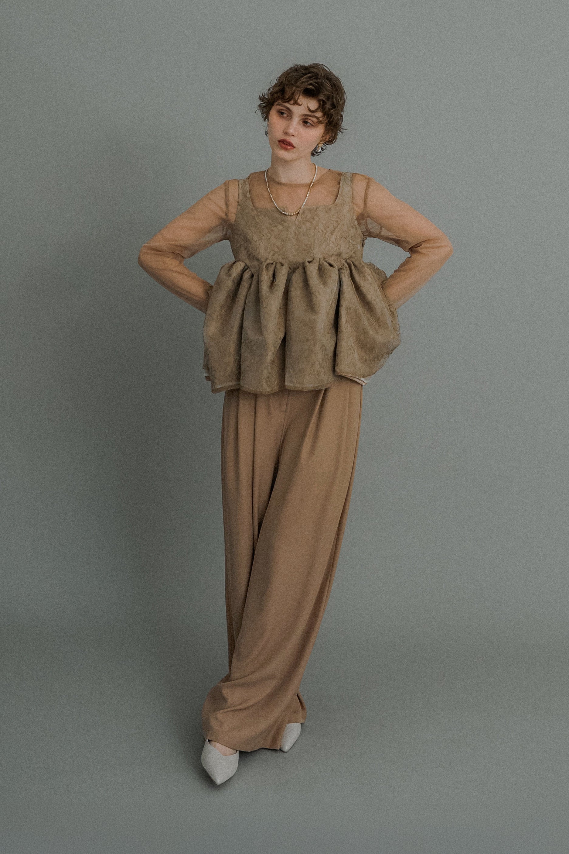1039 Sheer Peplum Overlay Top＆Pants