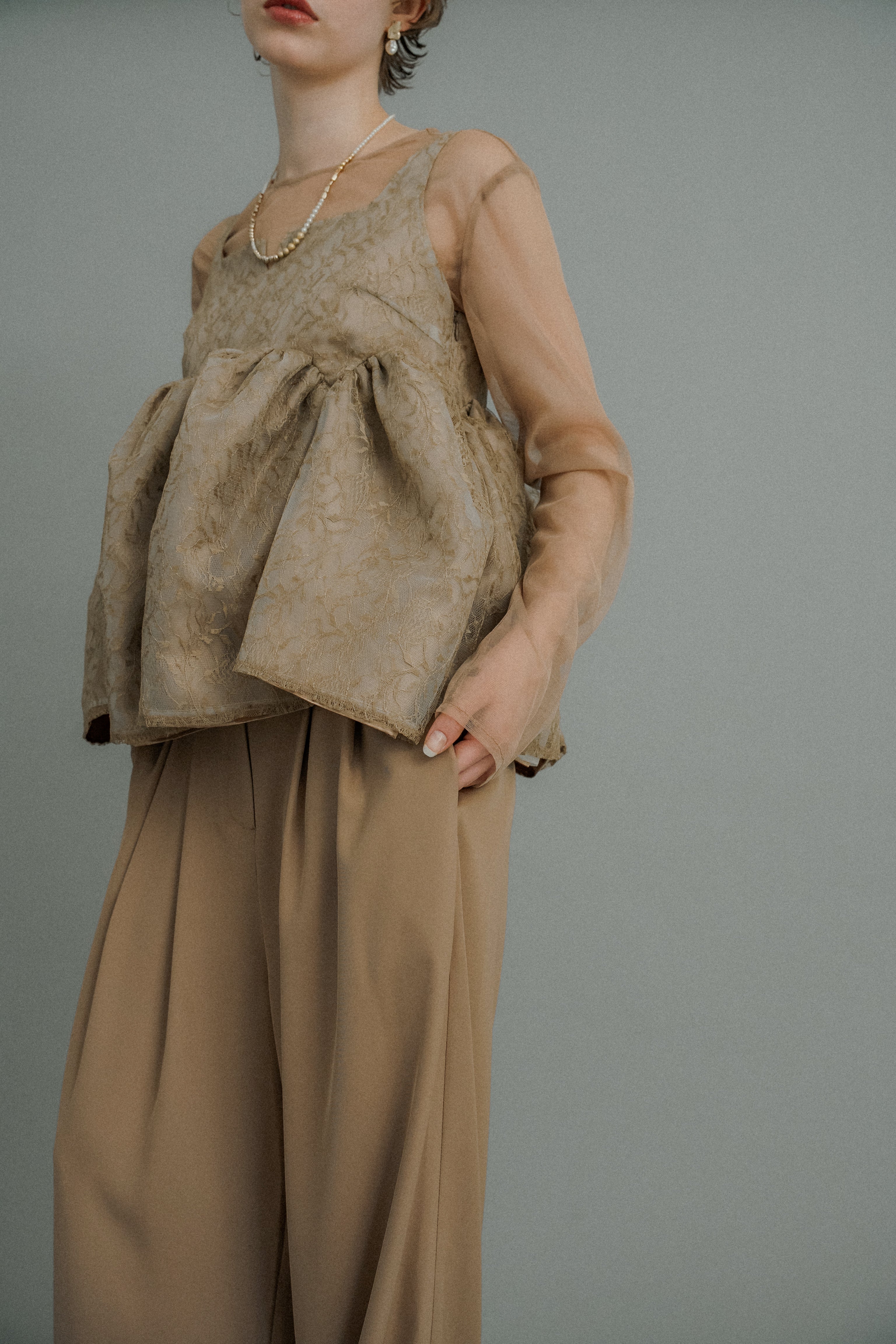 1039 Sheer Peplum Overlay Top＆Pants