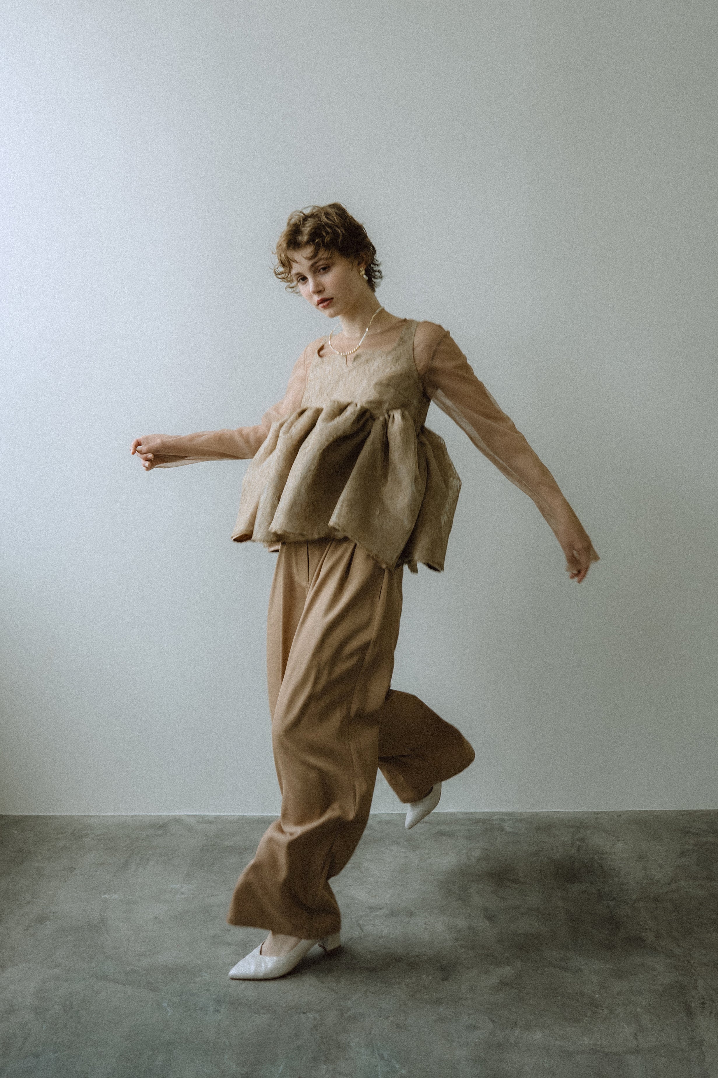 1039 Sheer Peplum Overlay Top＆Pants