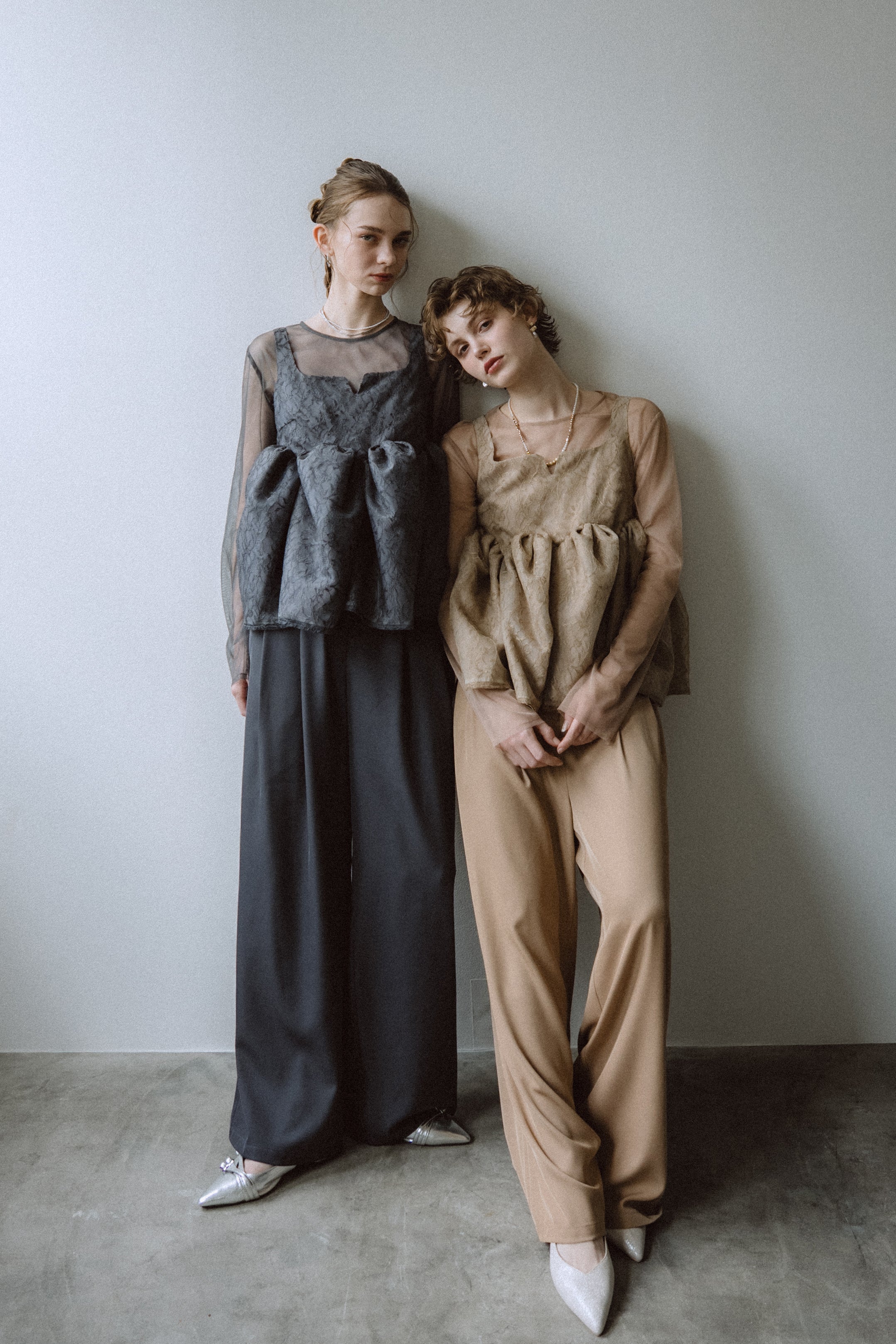 1039 Sheer Peplum Overlay Top＆Pants