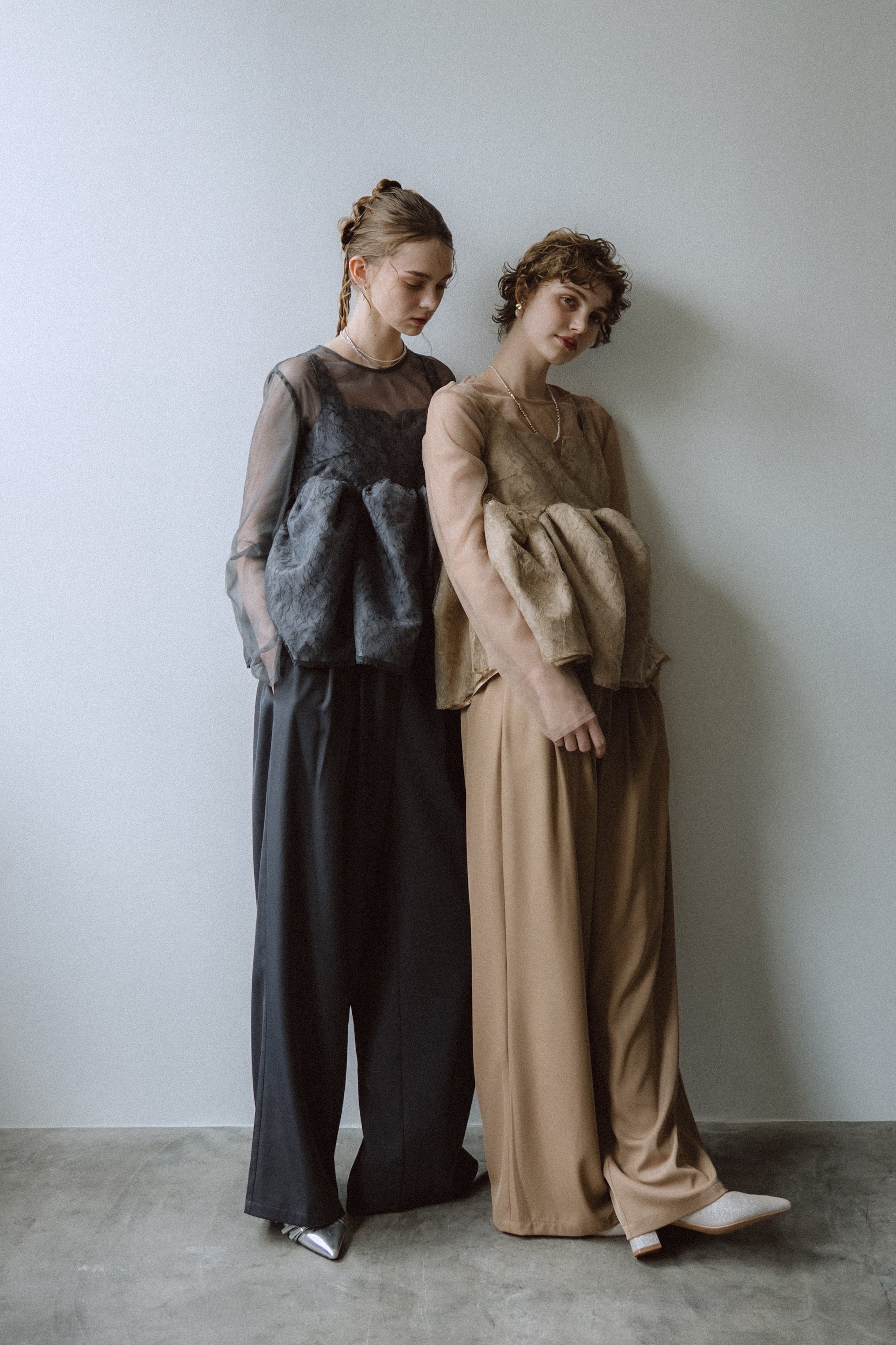 1039 Sheer Peplum Overlay Top＆Pants