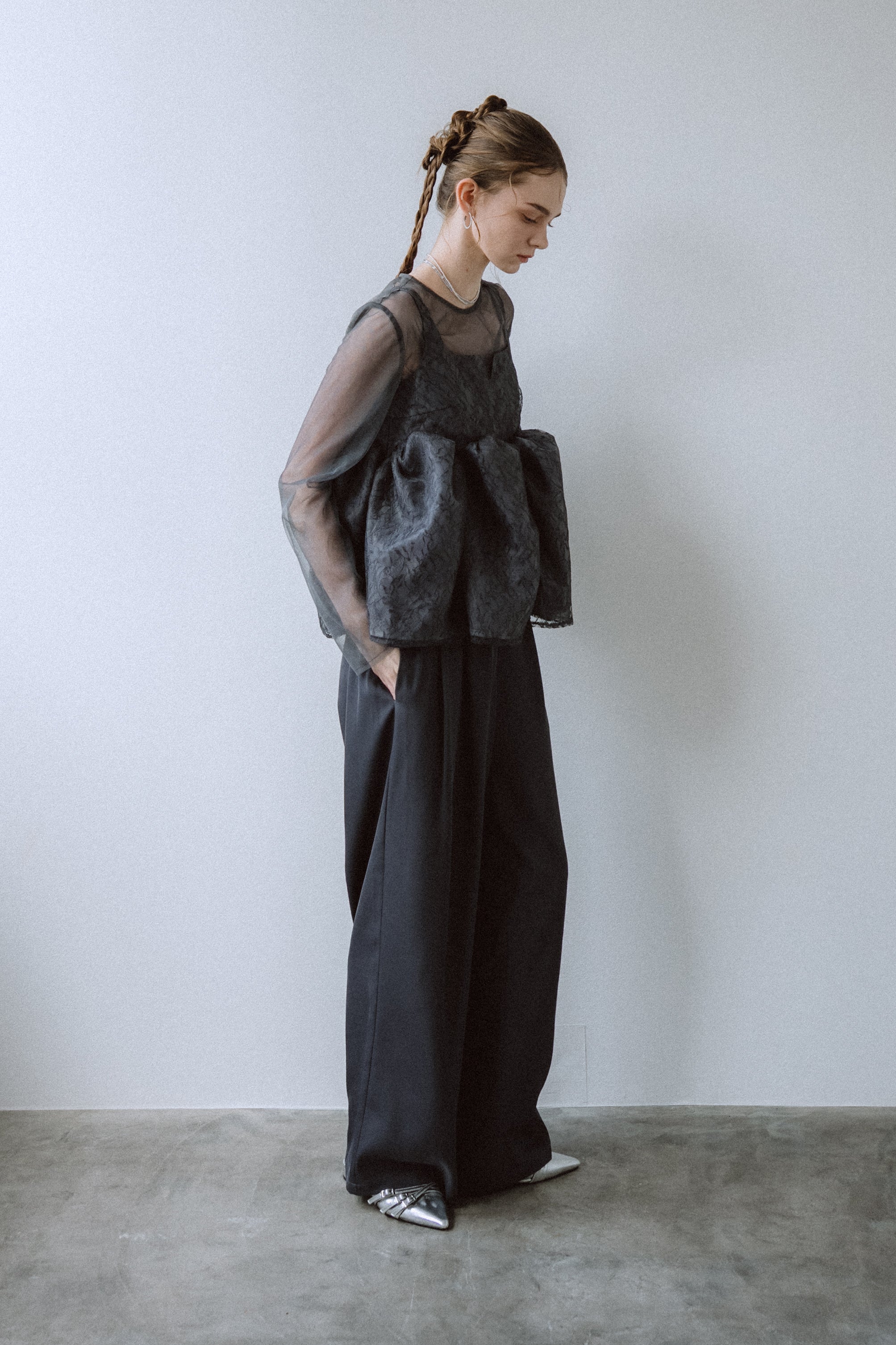 1039 Sheer Peplum Overlay Top＆Pants