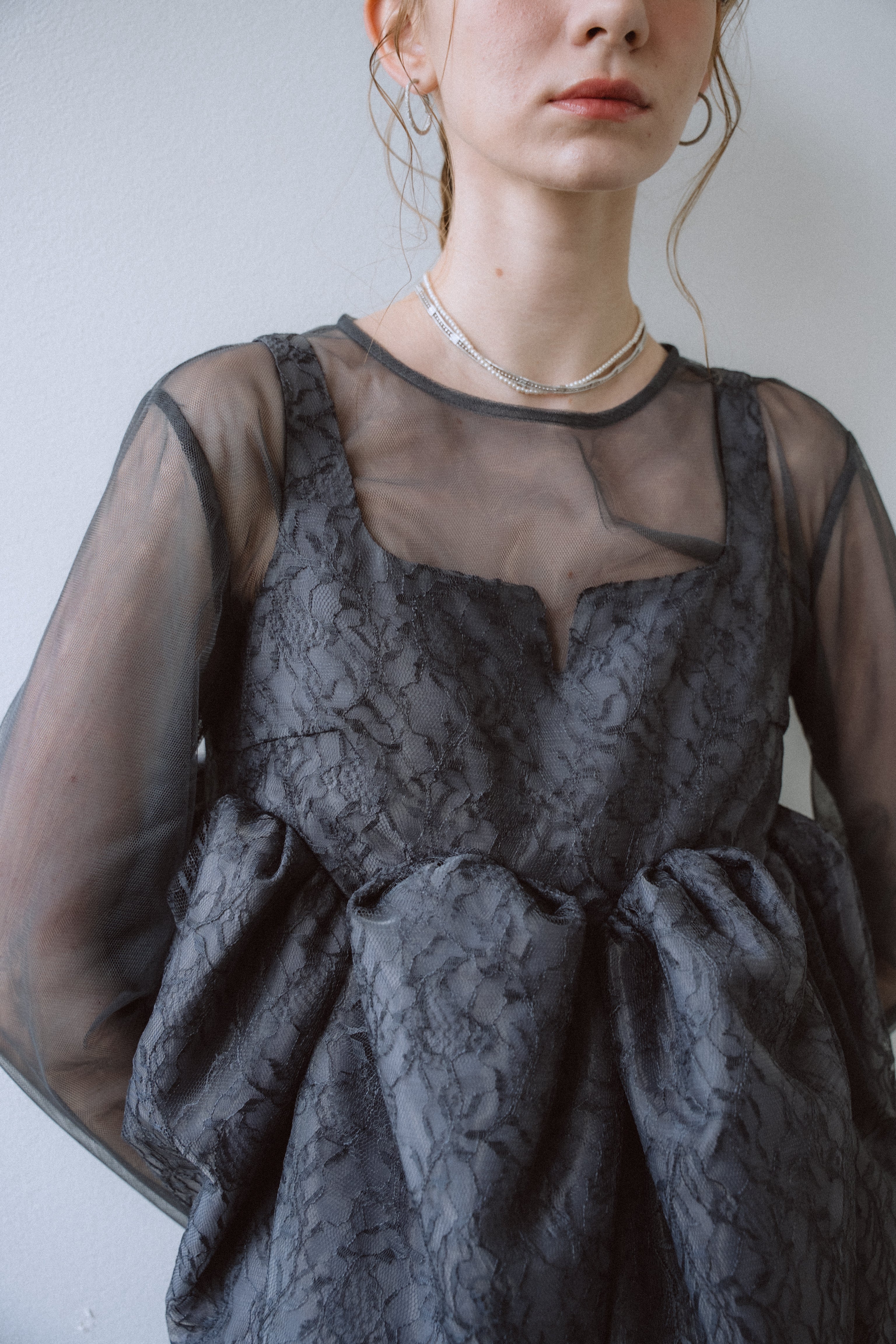 1039 Sheer Peplum Overlay Top＆Pants