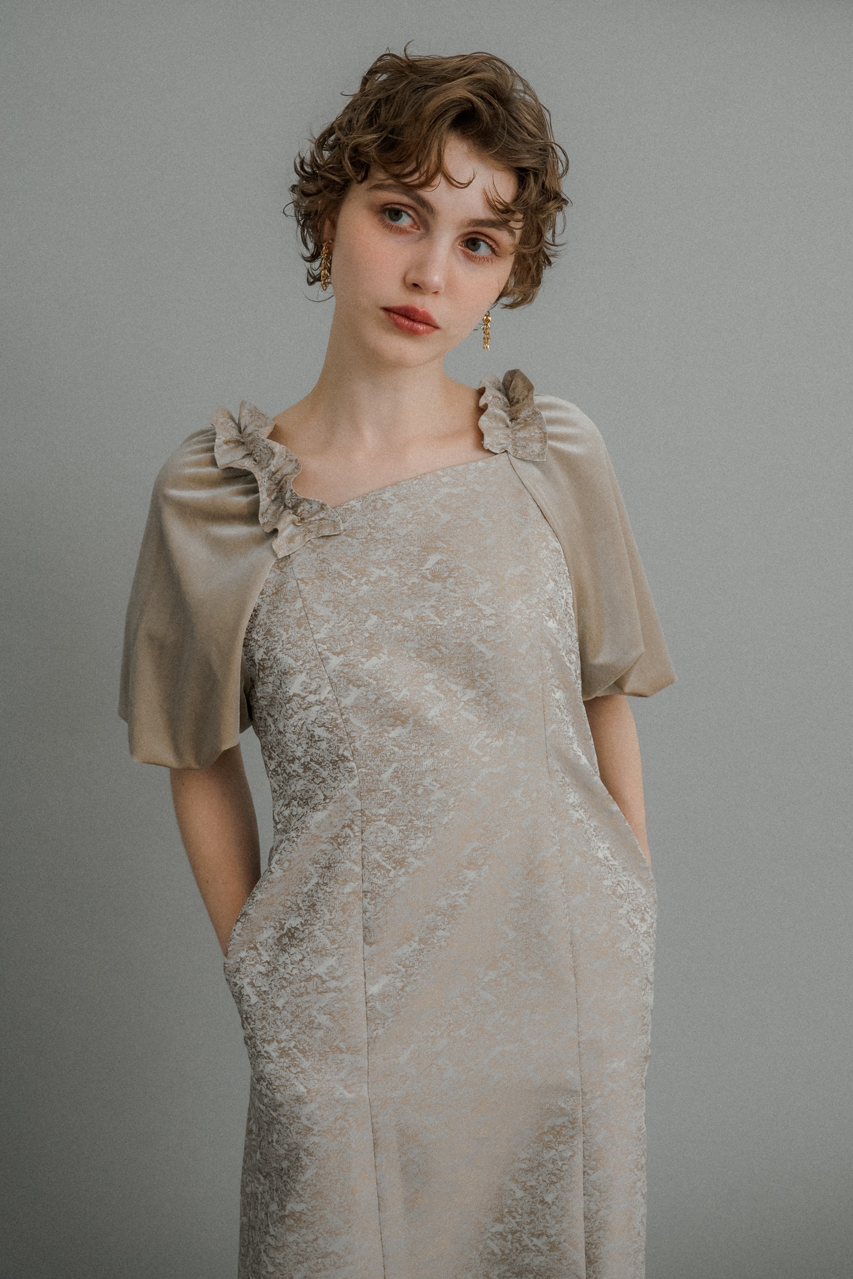 1047 Puff-sleeve Jacquard Dress