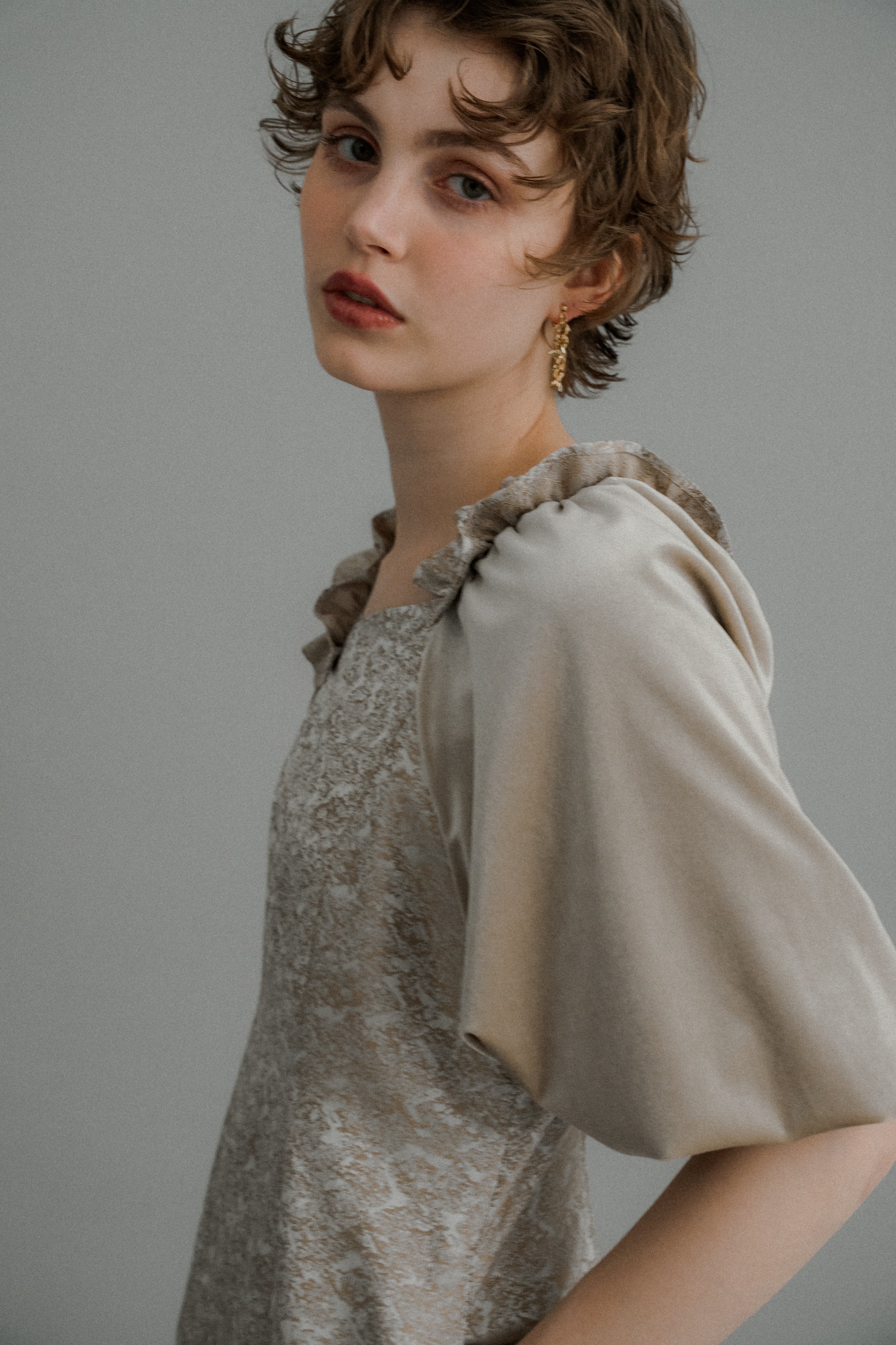 1047 Puff-sleeve Jacquard Dress