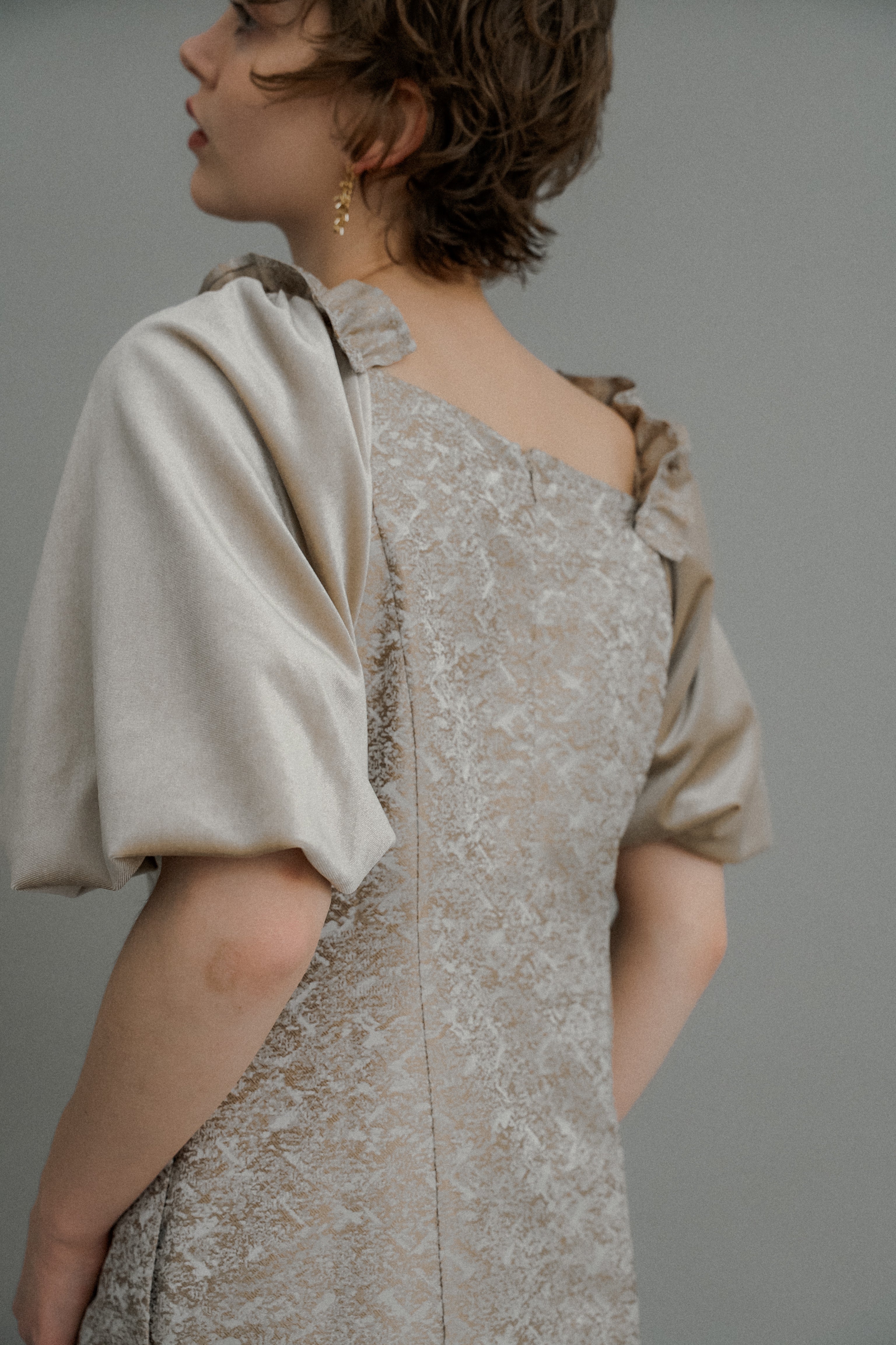 1047 Puff-sleeve Jacquard Dress