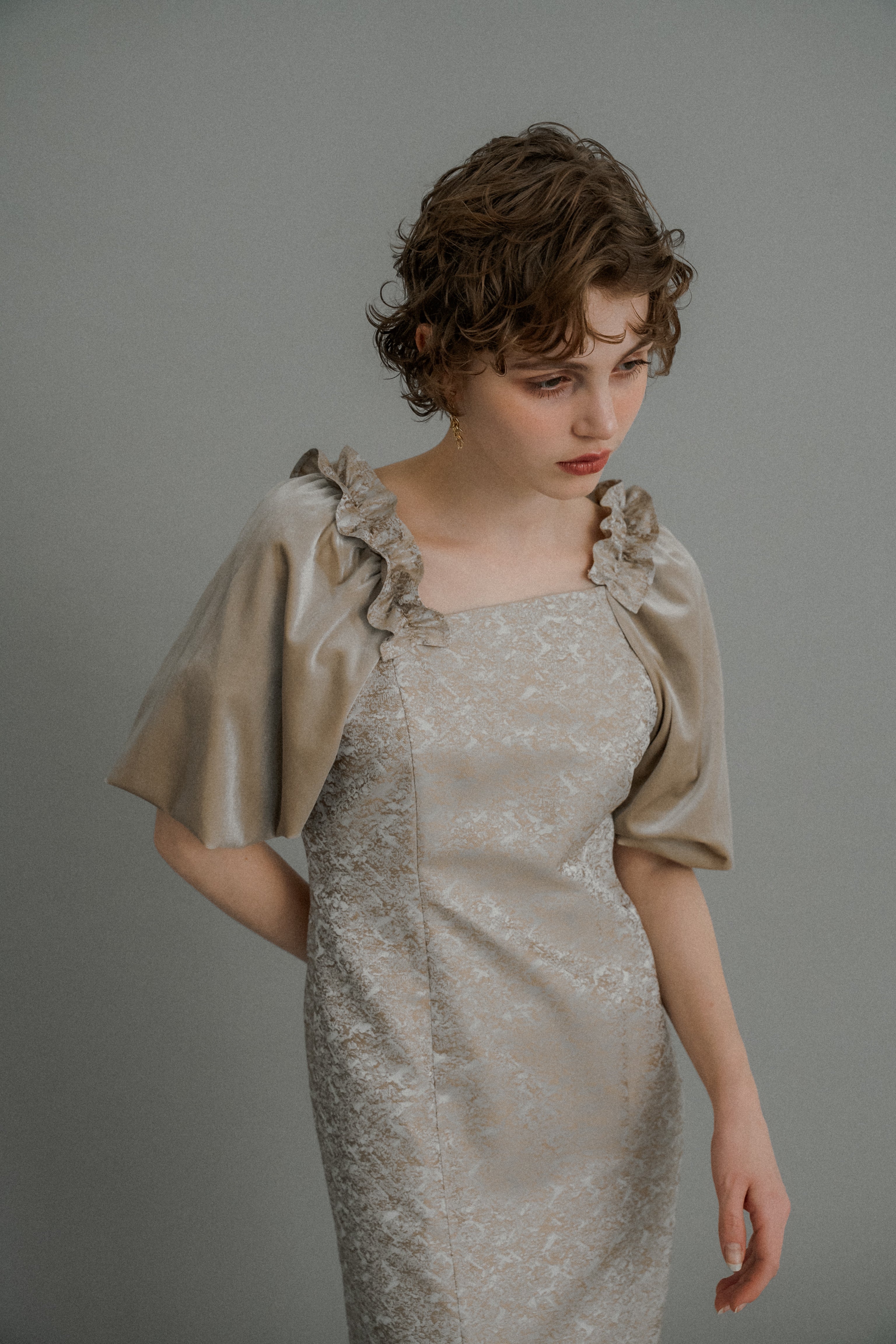 1047 Puff-sleeve Jacquard Dress