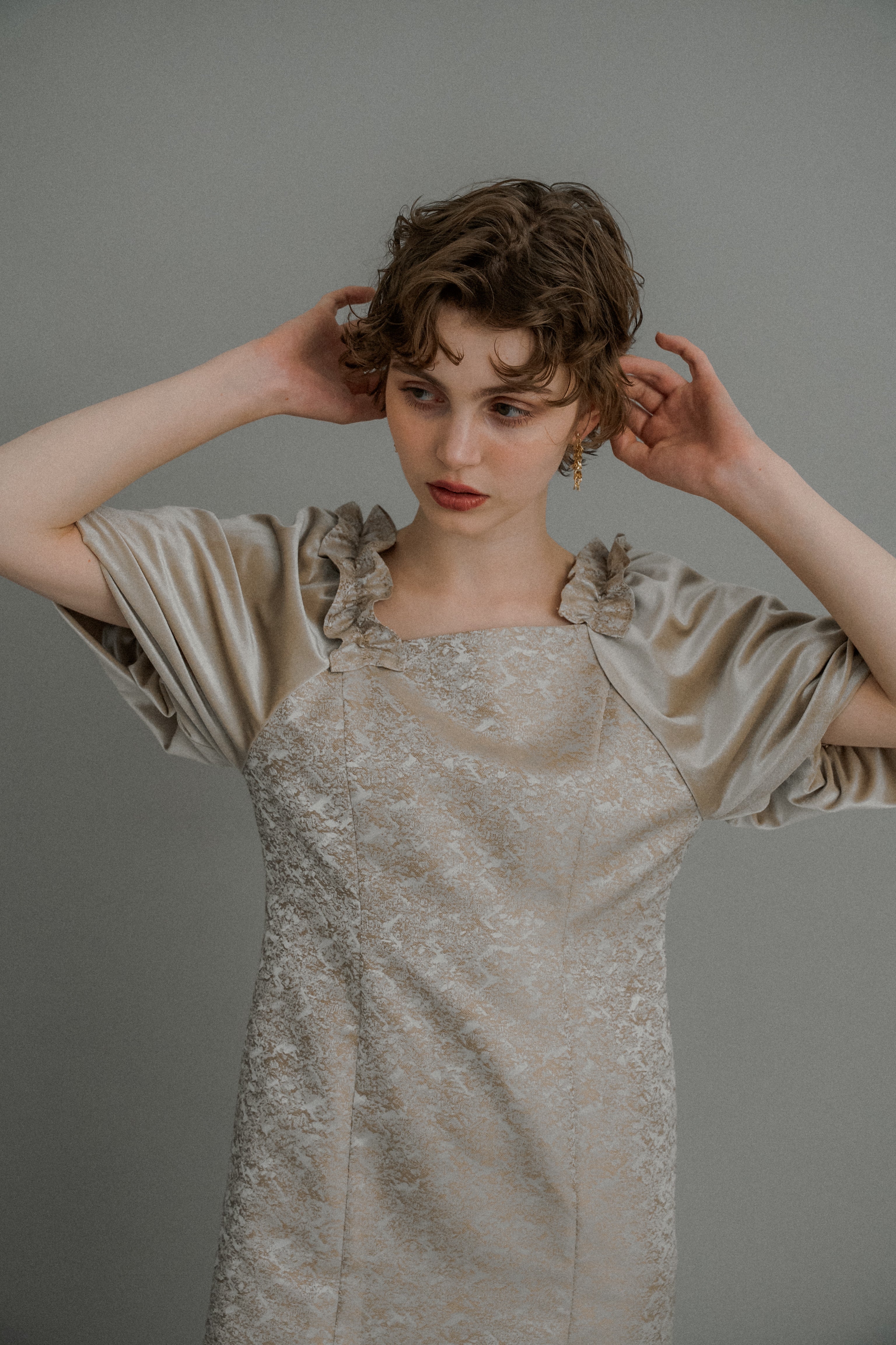 1047 Puff-sleeve Jacquard Dress