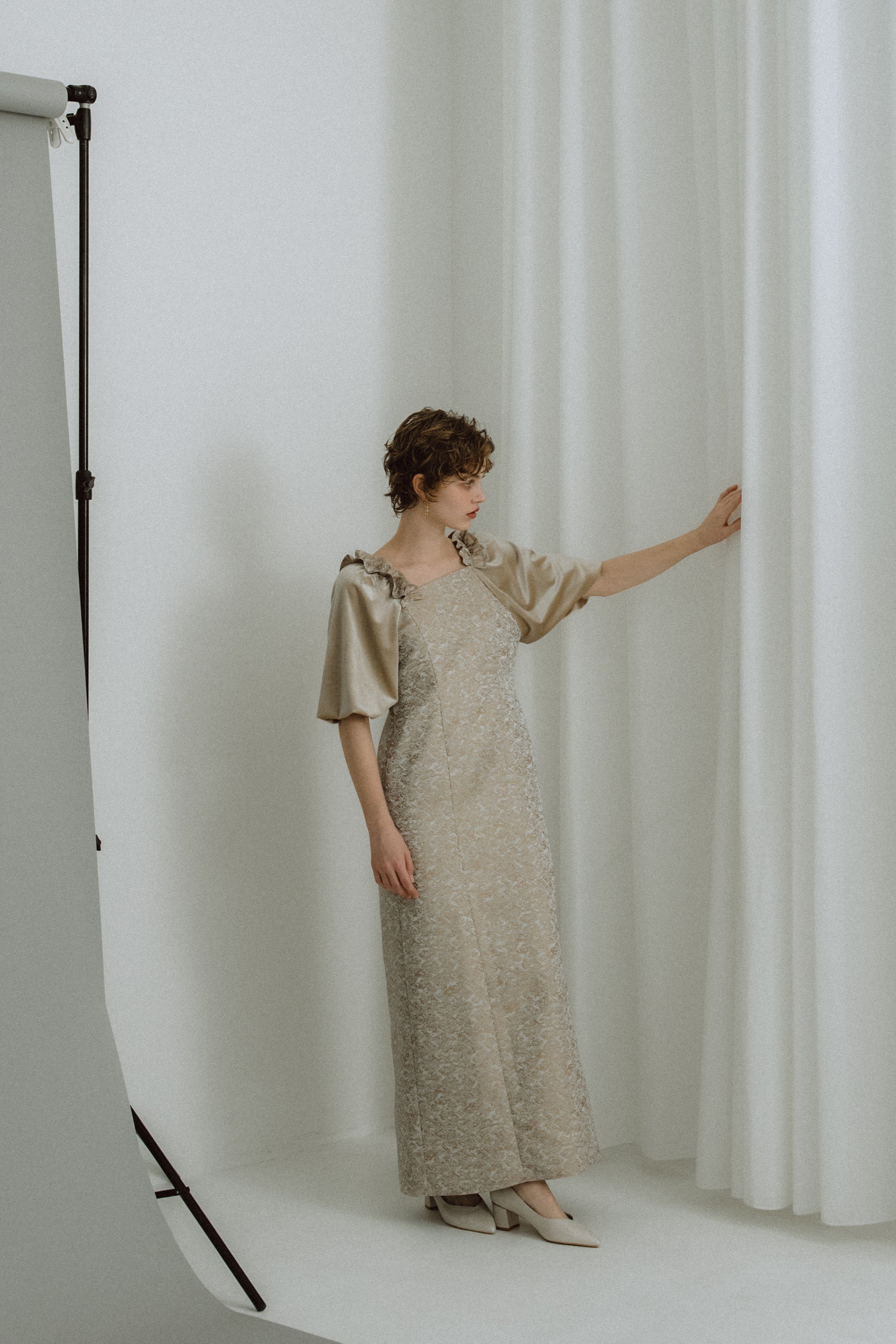 1047 Puff-sleeve Jacquard Dress