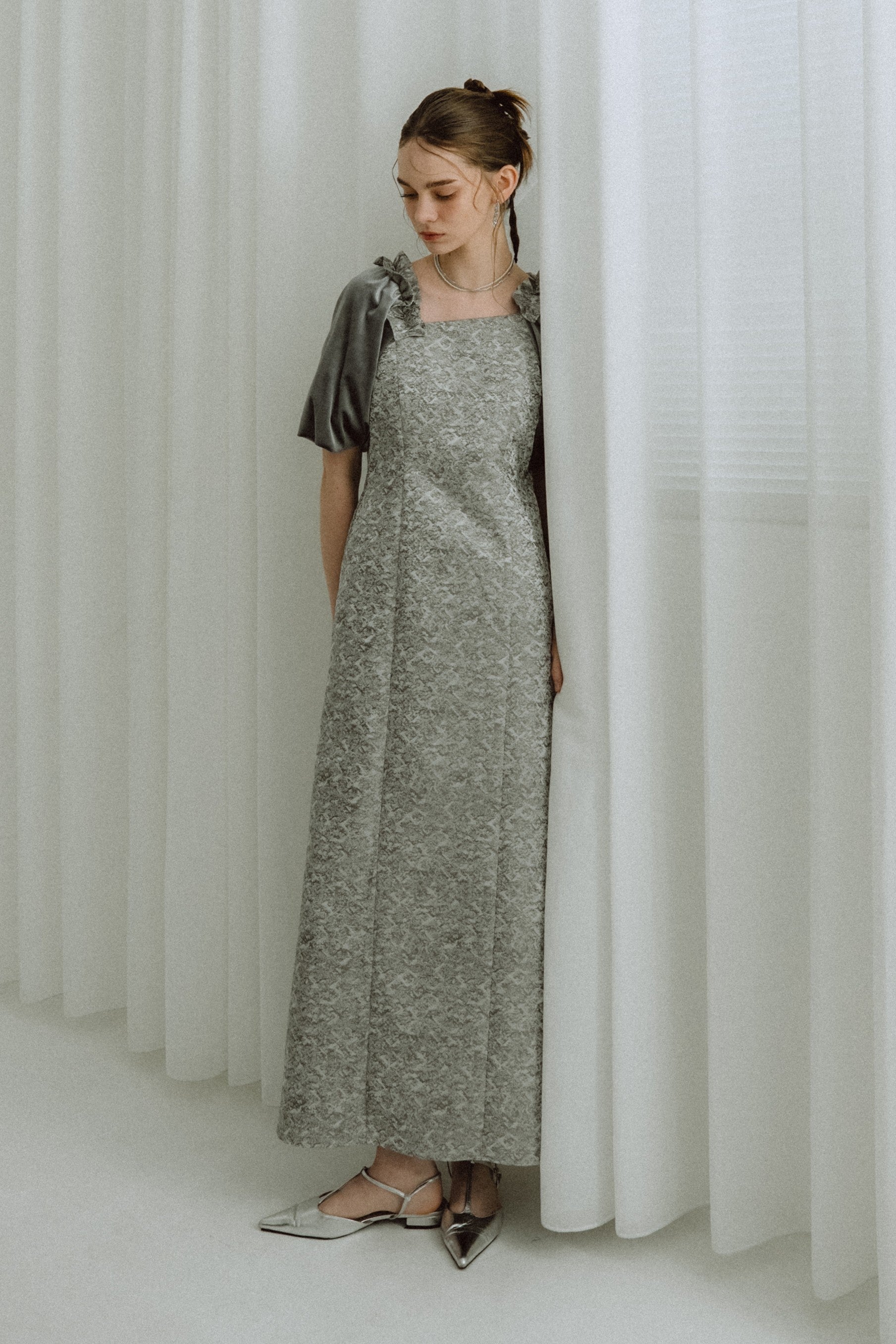 1047 Puff-sleeve Jacquard Dress
