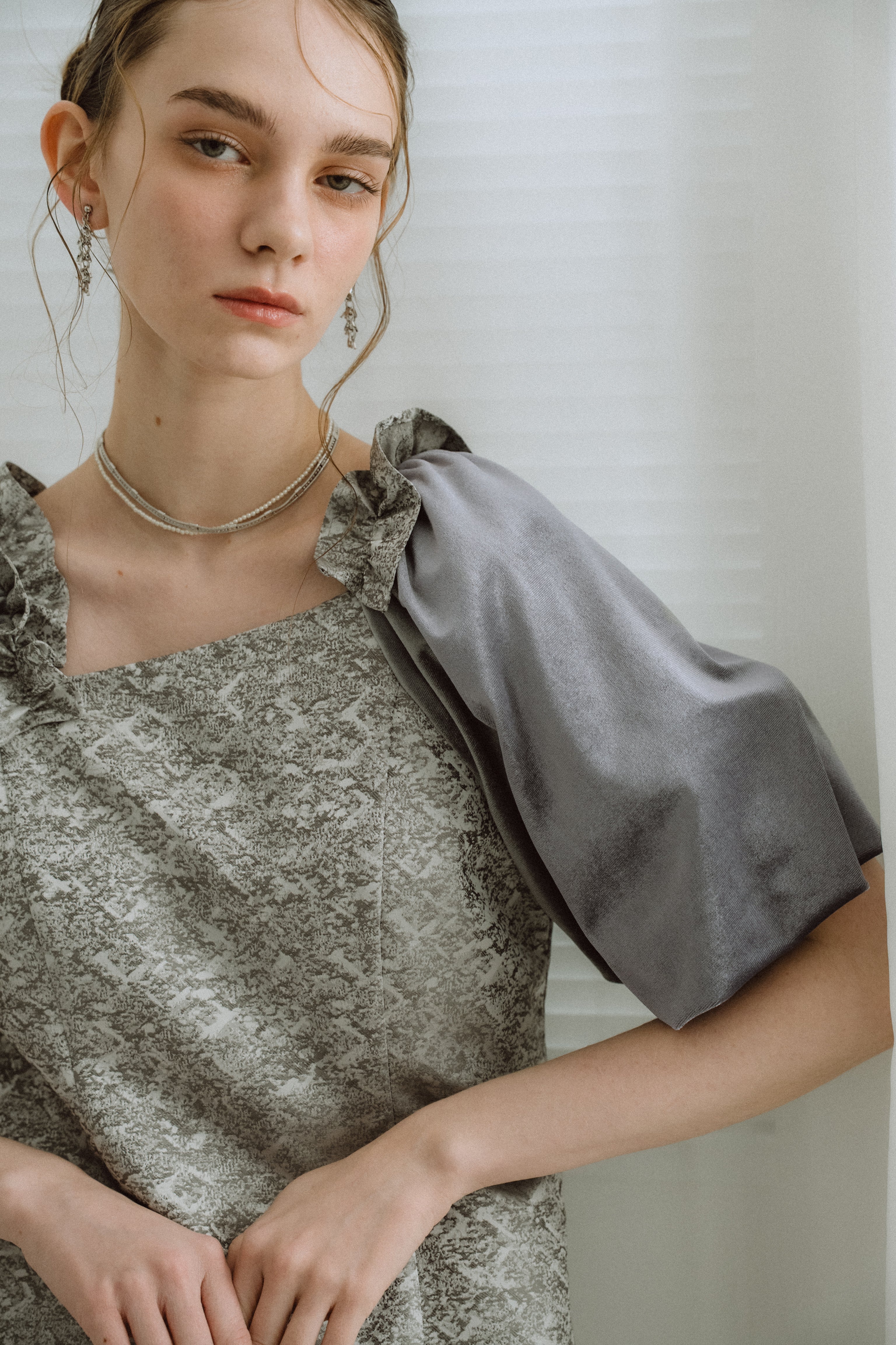 1047 Puff-sleeve Jacquard Dress