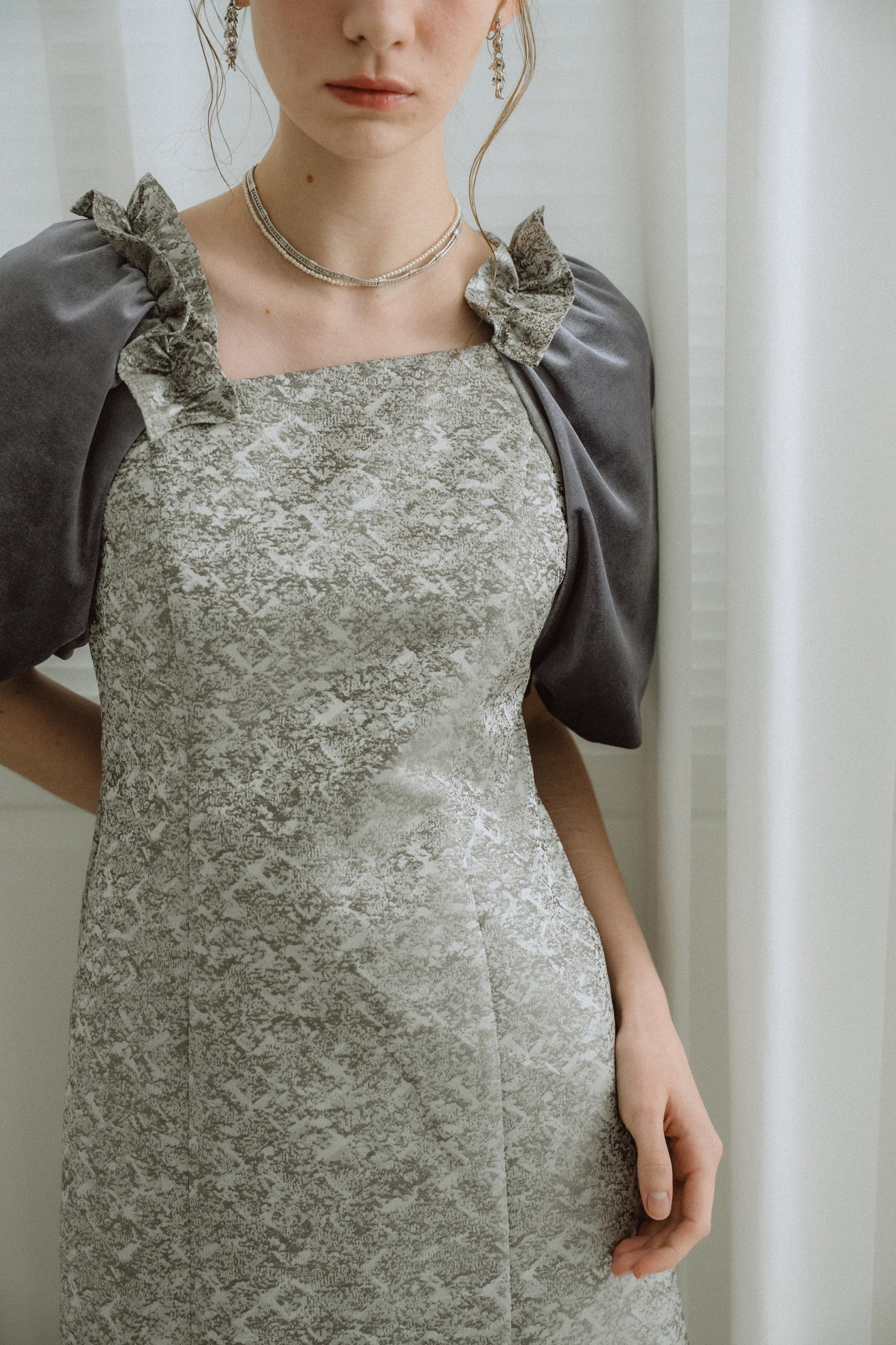 1047 Puff-sleeve Jacquard Dress