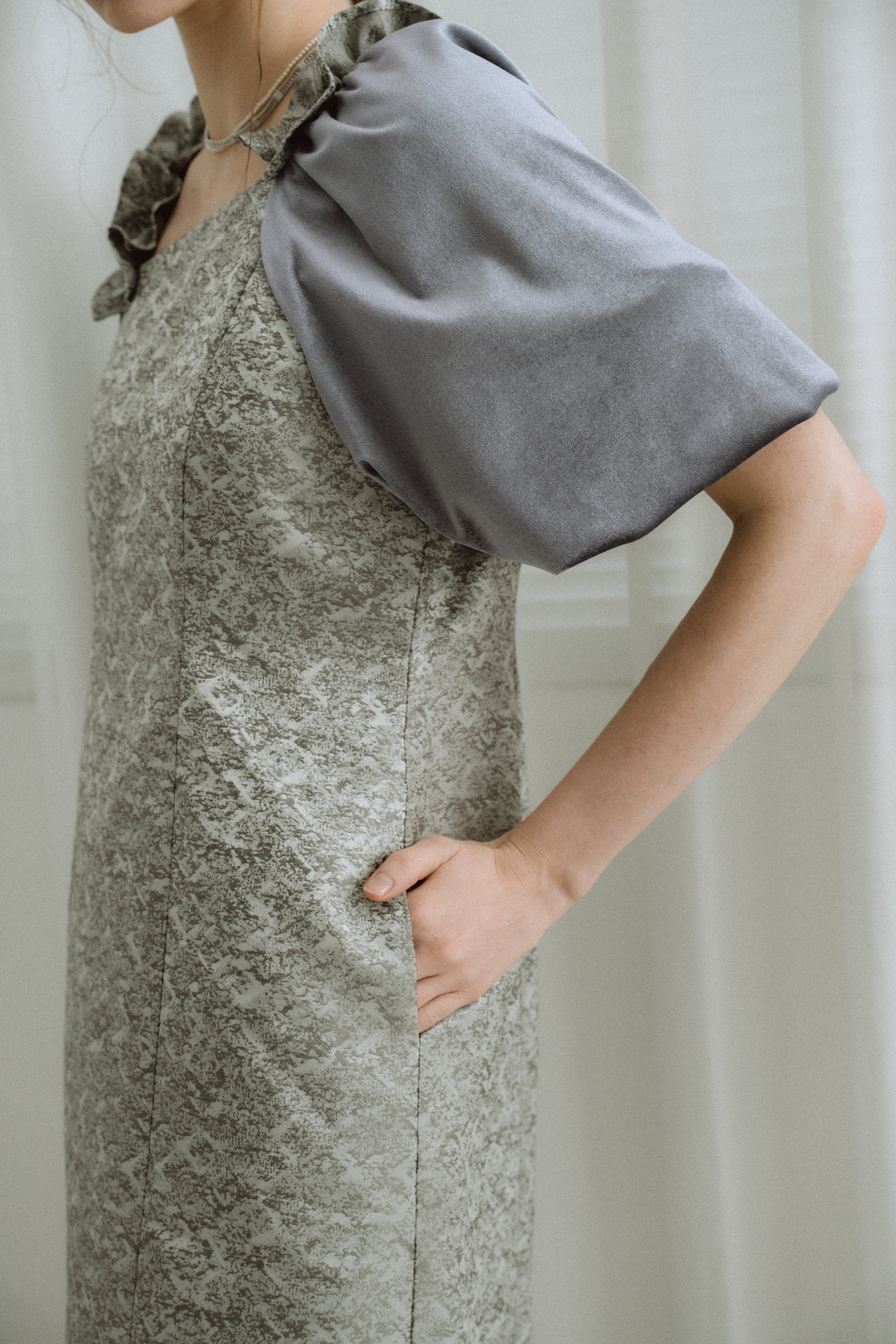 1047 Puff-sleeve Jacquard Dress