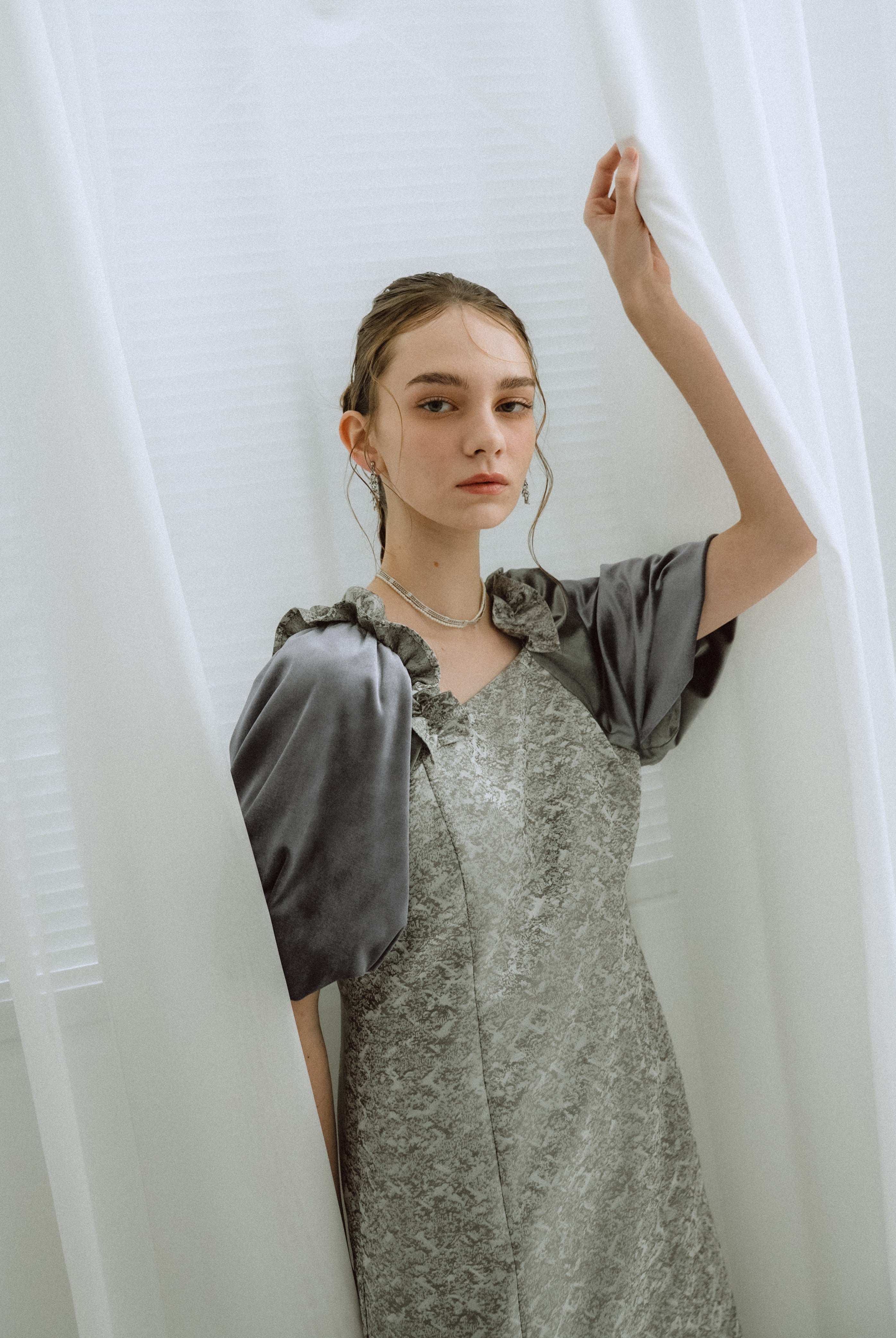 1047 Puff-sleeve Jacquard Dress