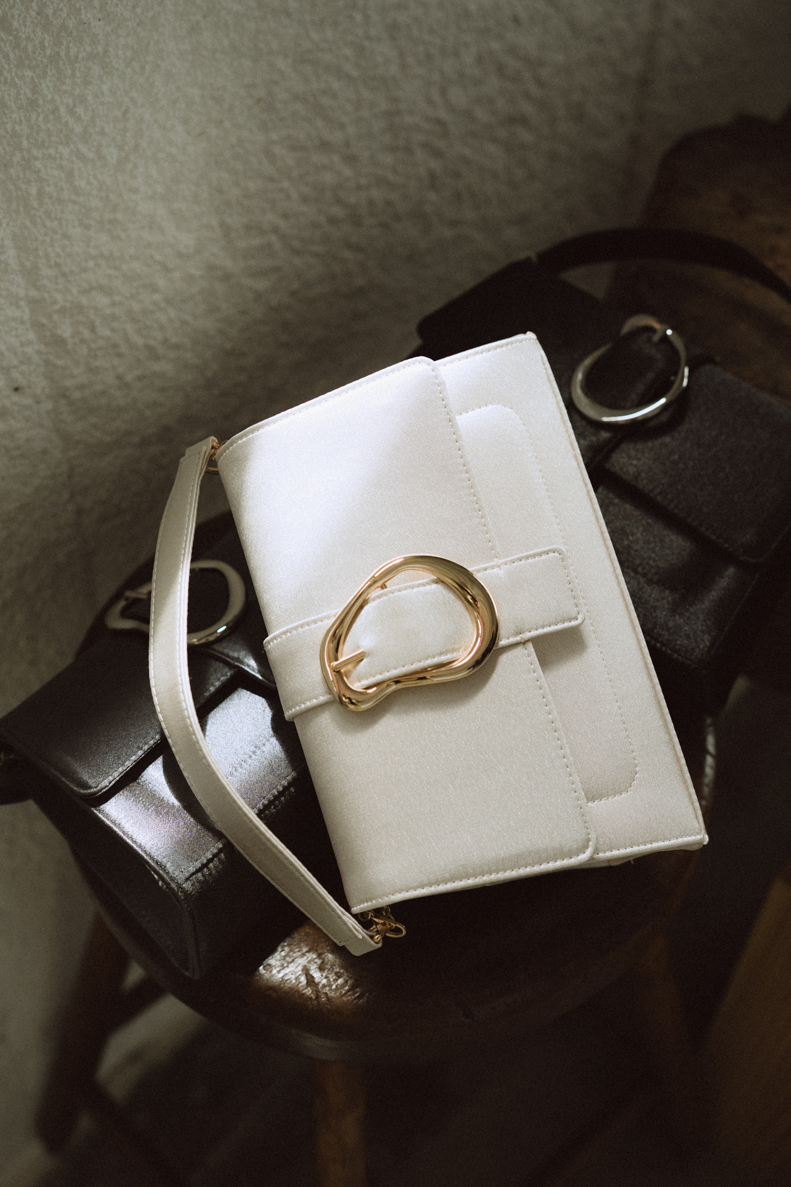 952 Irregular motif bag