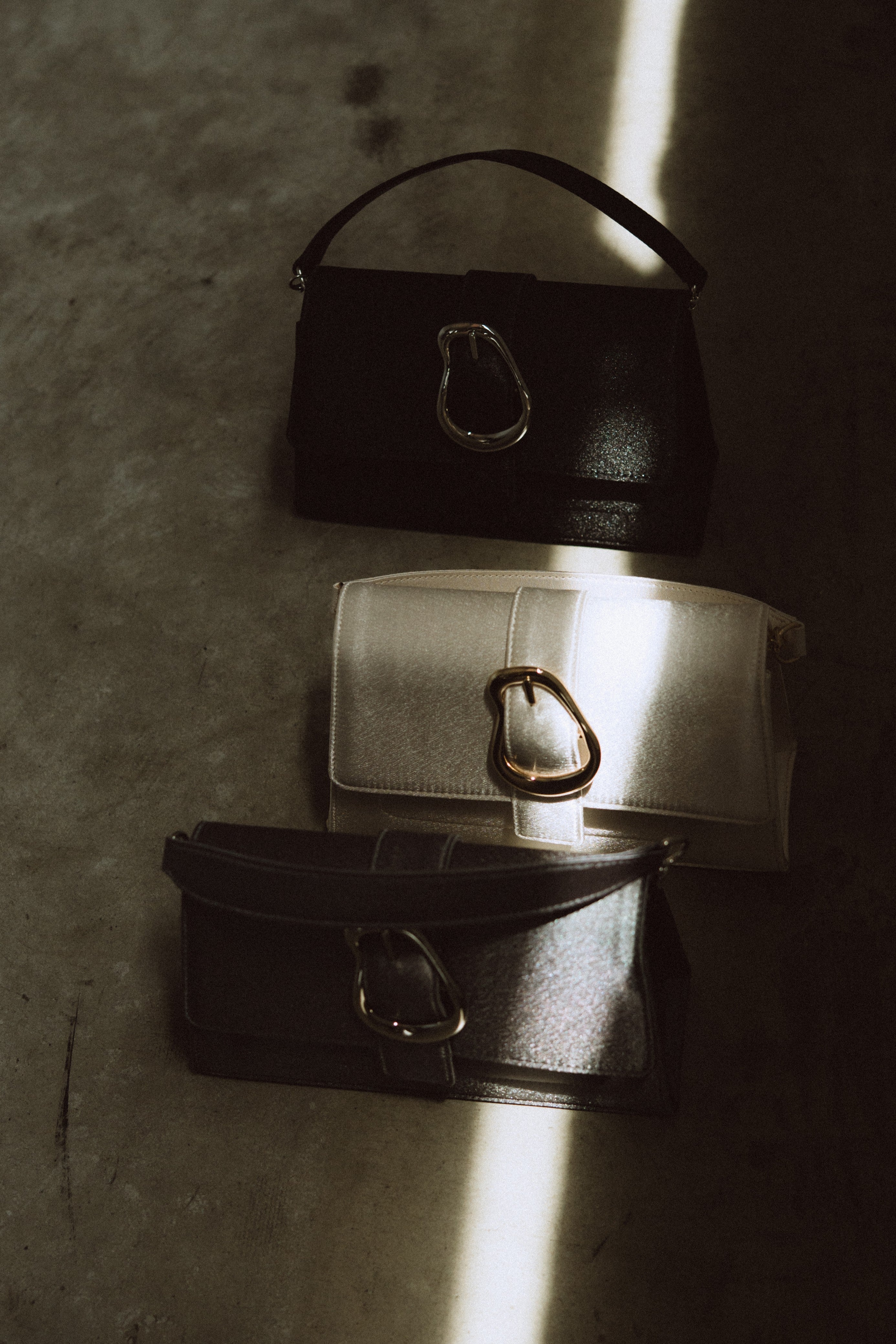 952 Irregular motif bag