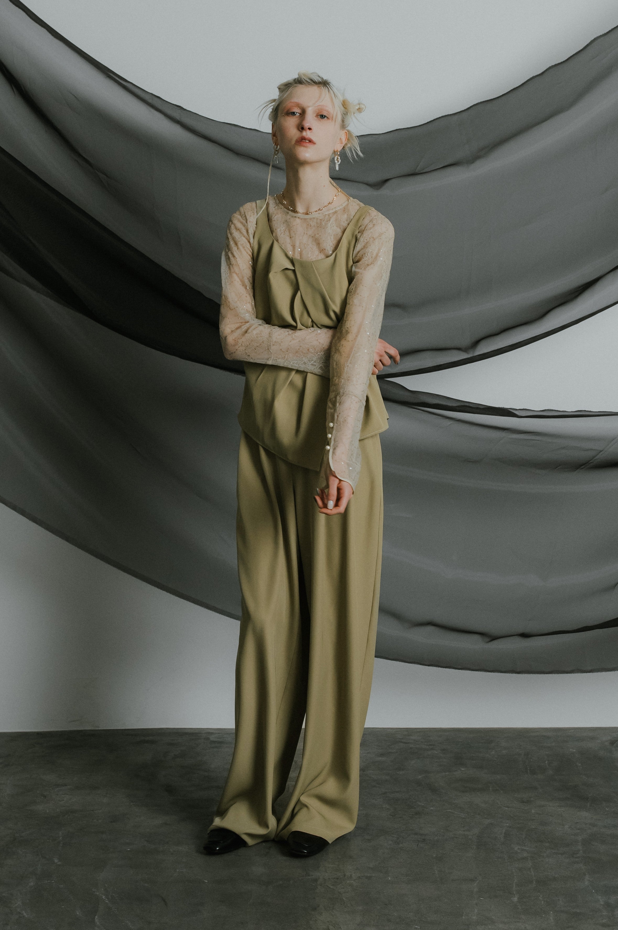 1084 Oblique cross top pants set