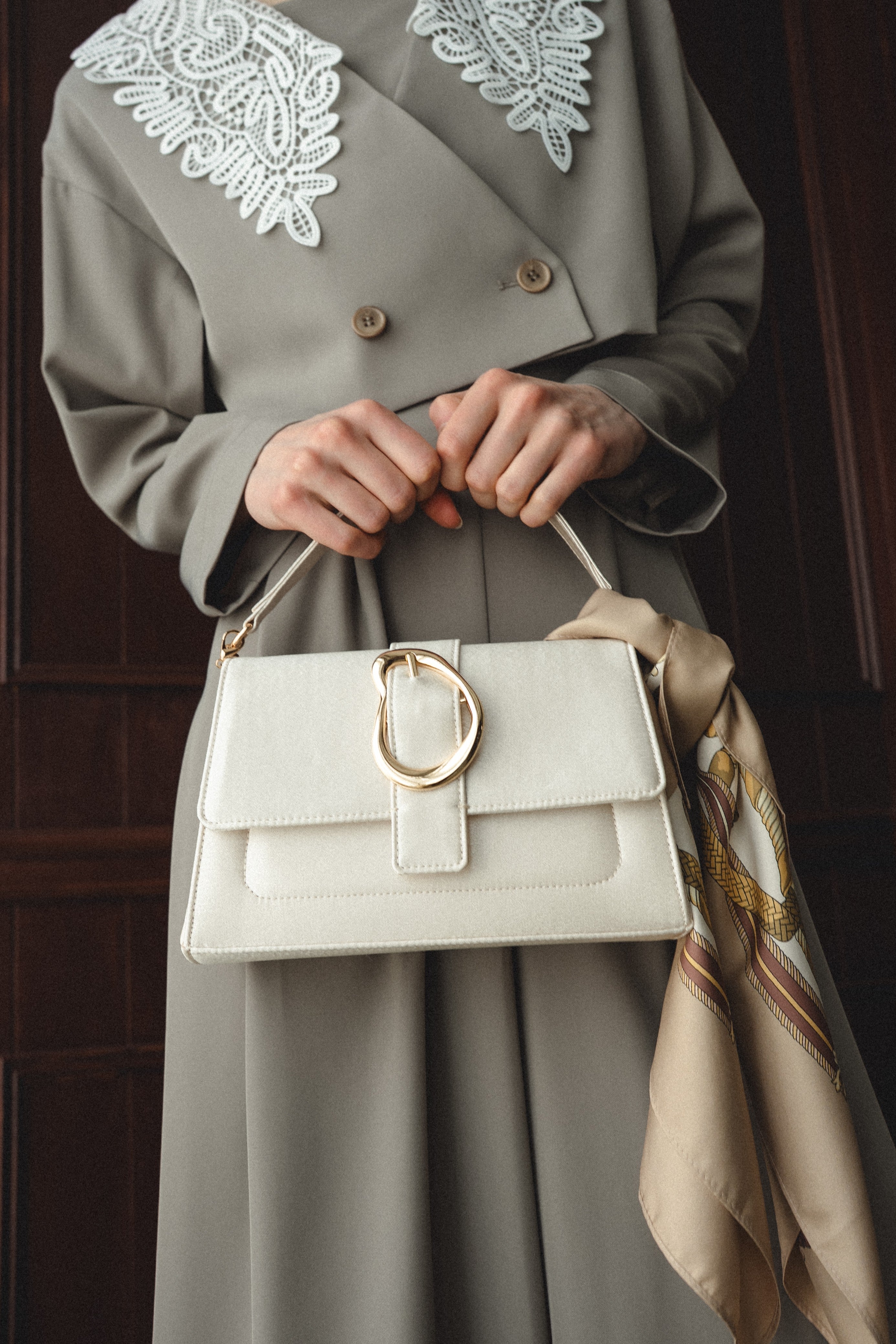 952 Irregular motif bag