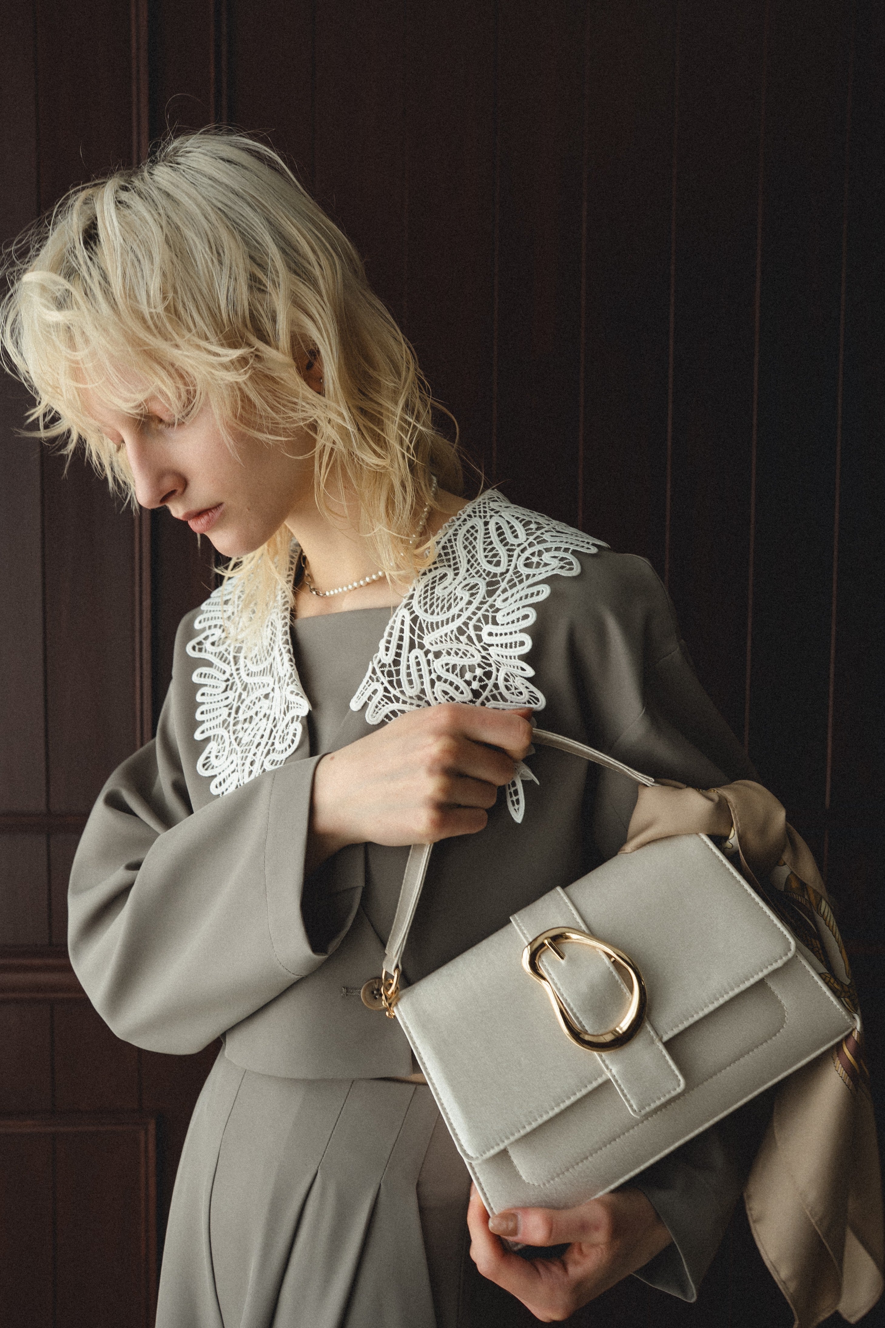 952 Irregular motif bag