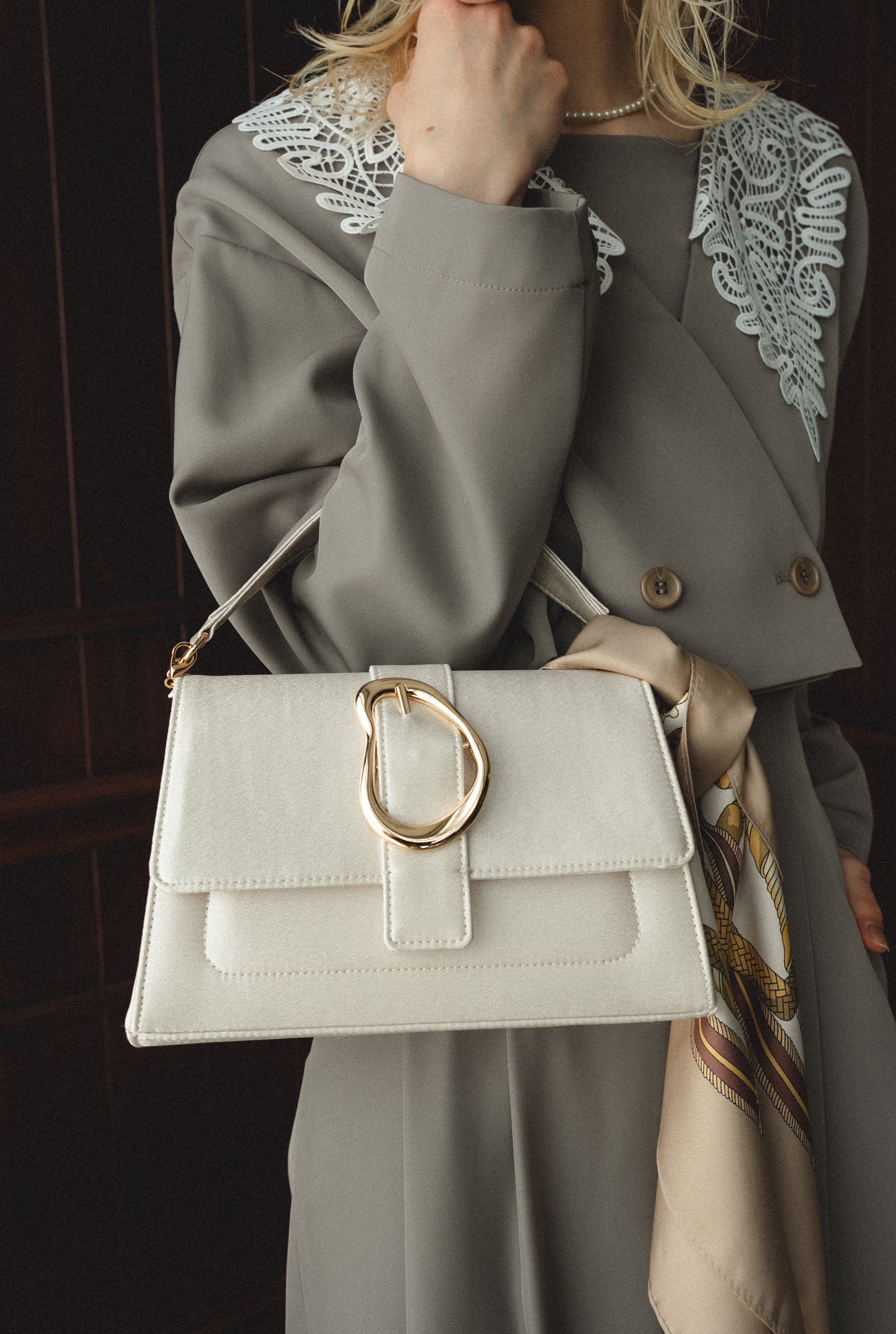 952 Irregular motif bag