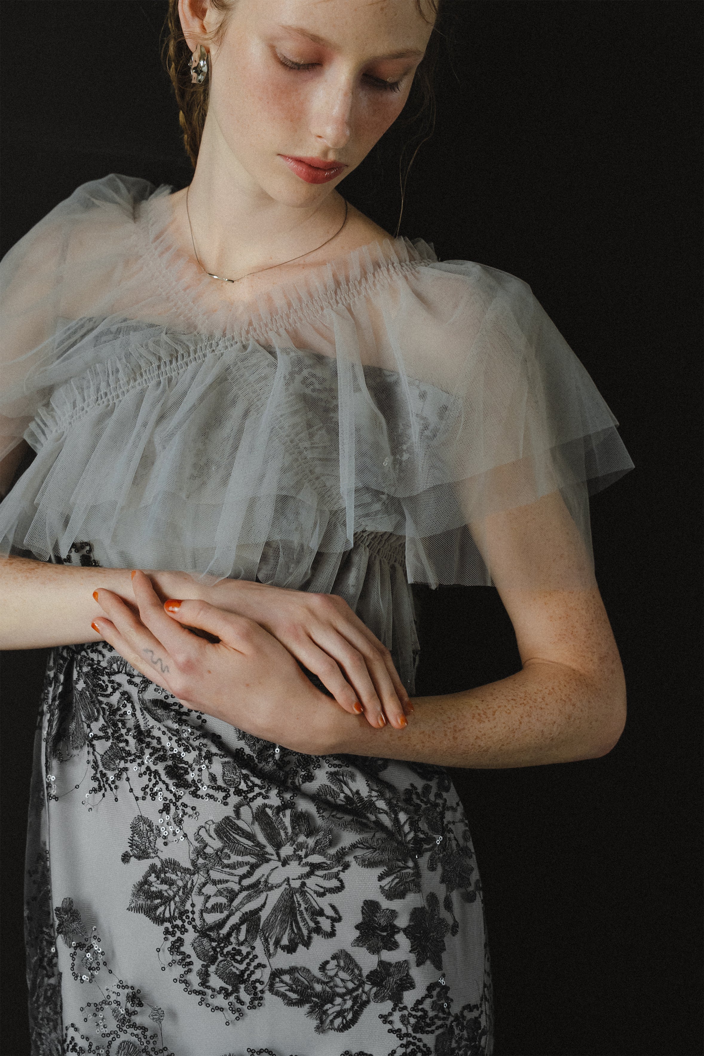 et.UNiVER │1031 Layered tulle dress – et.UNiVER │ 公式オンライン