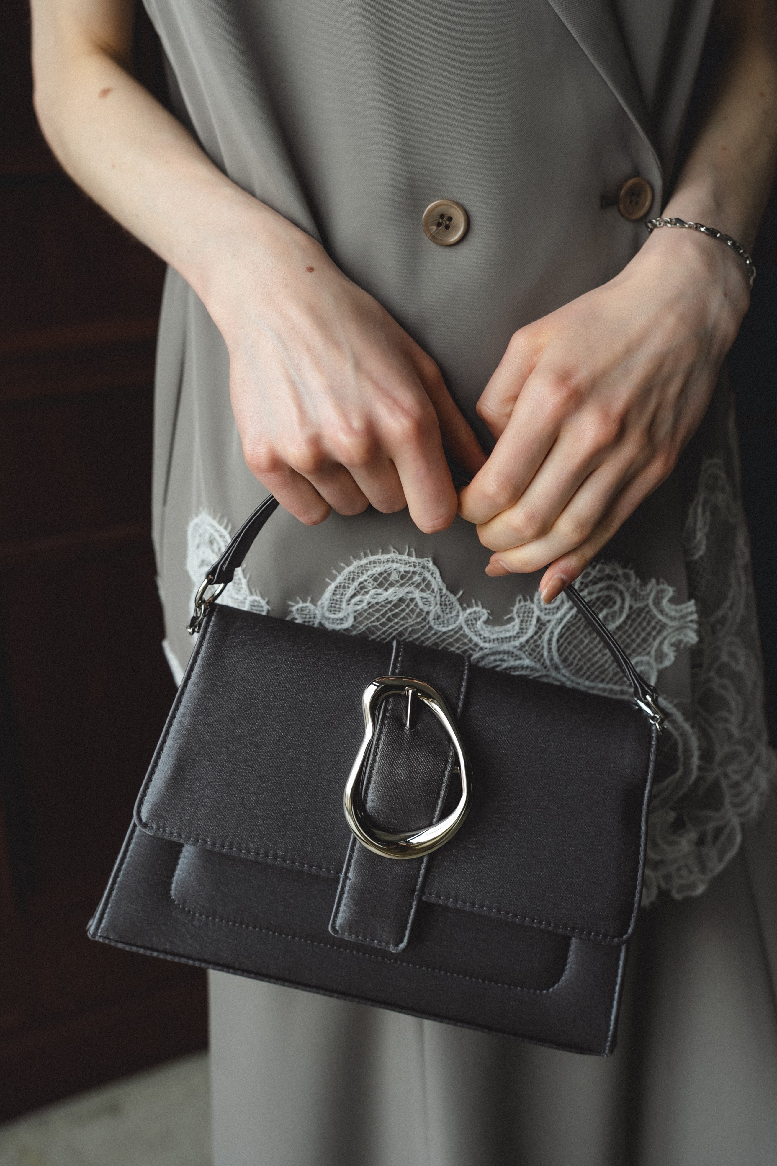 952 Irregular motif bag