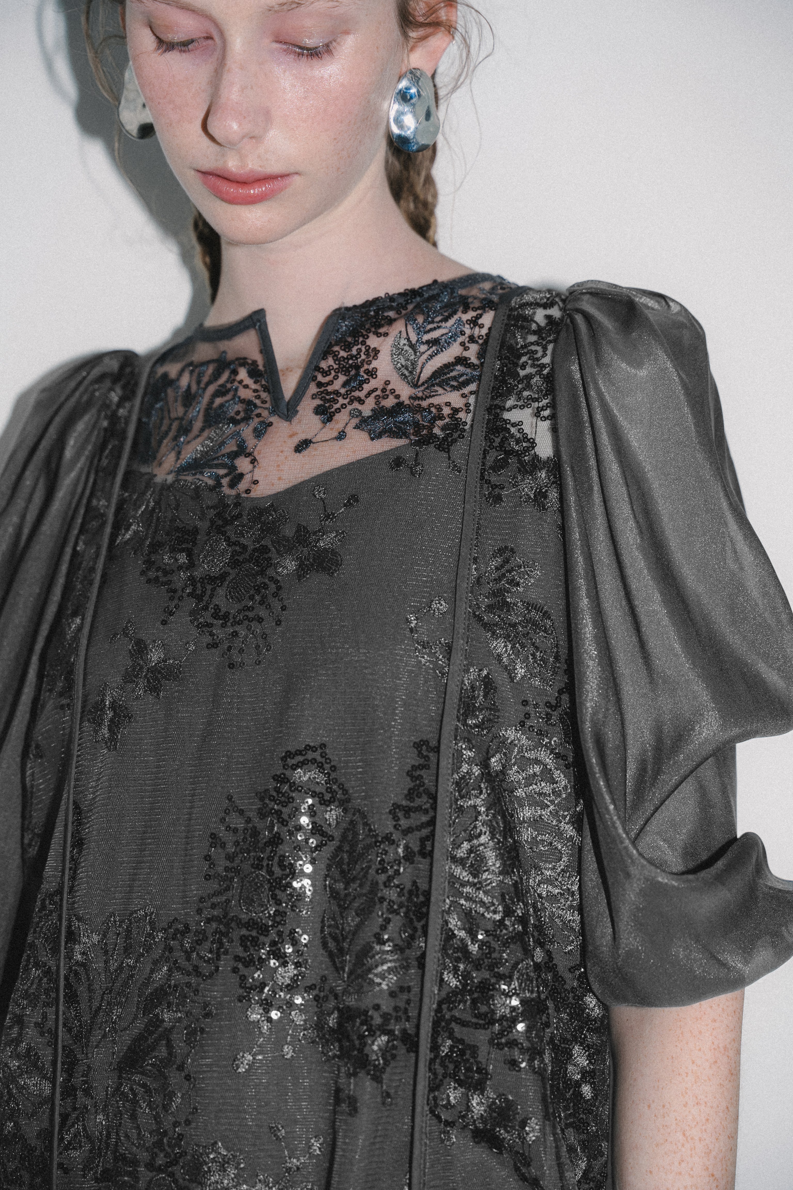 1036 Detachable sleeve dress
