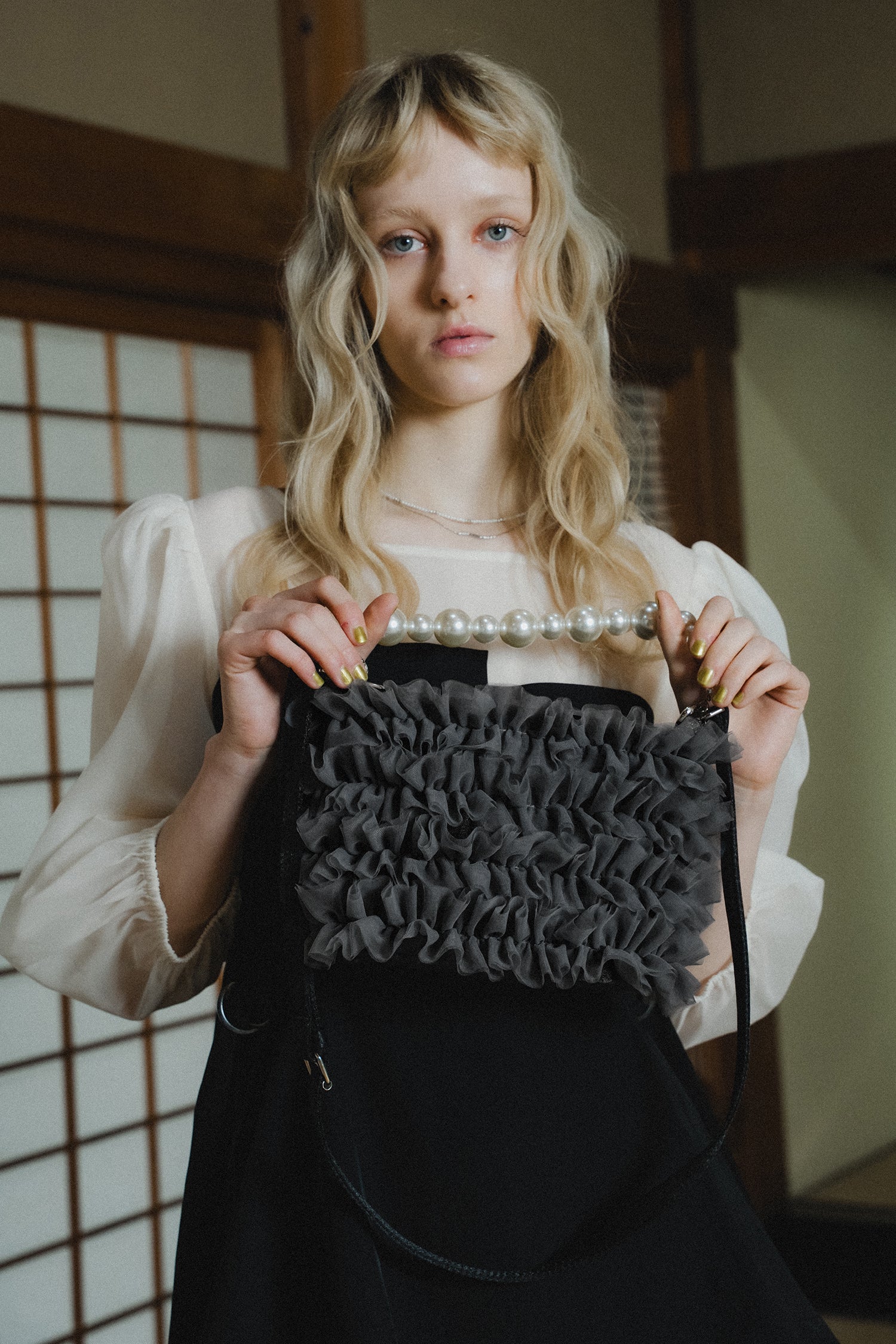 1093 Frill clutch bag