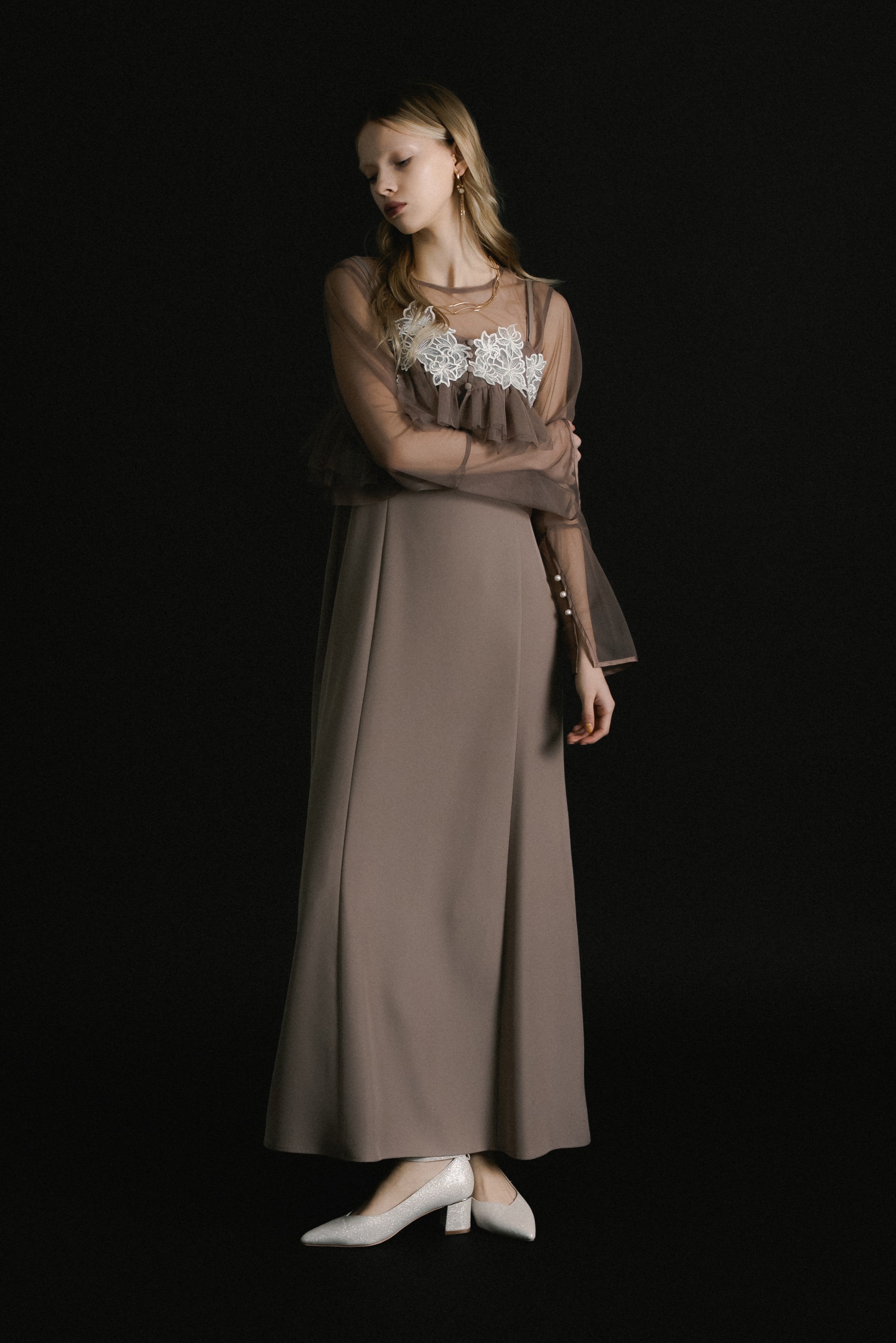 1015 Petal embroidery dress