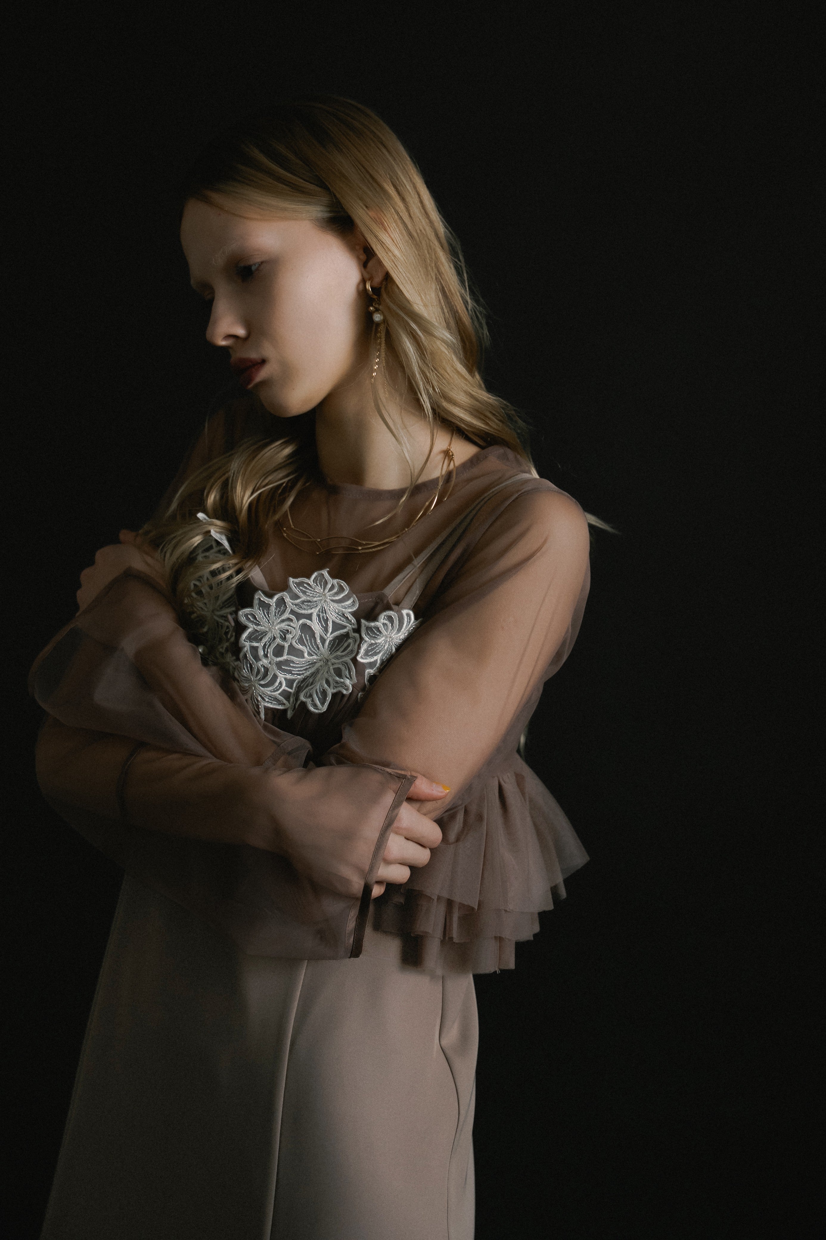1015 Petal embroidery dress