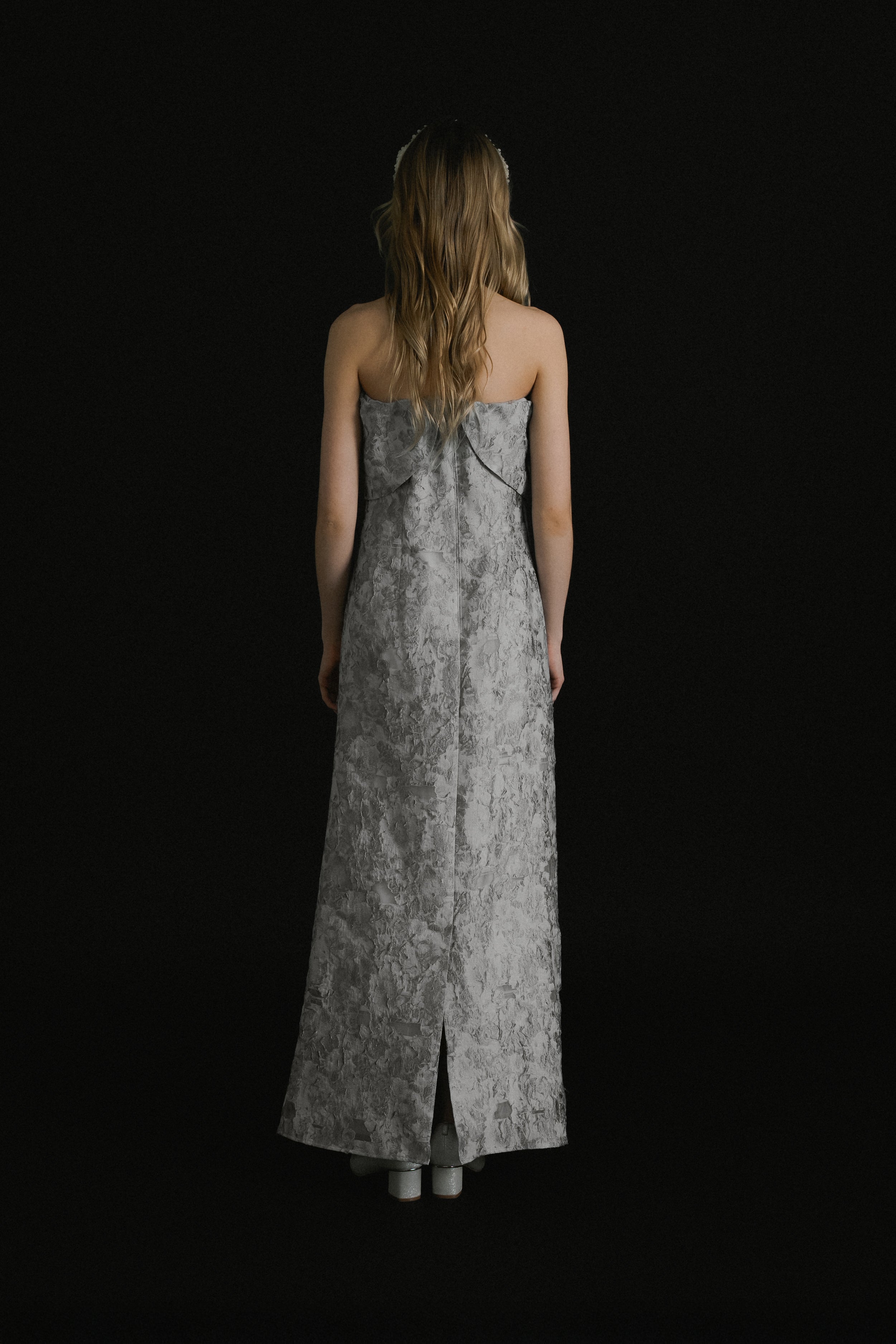 1069 Sculpture dress