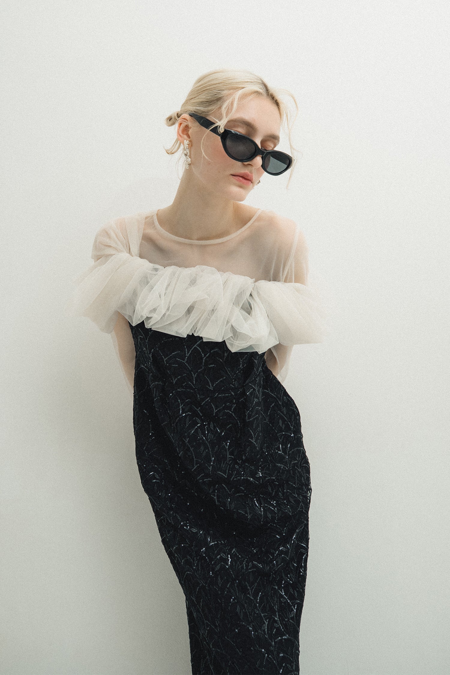 1105 Noir glitter dress