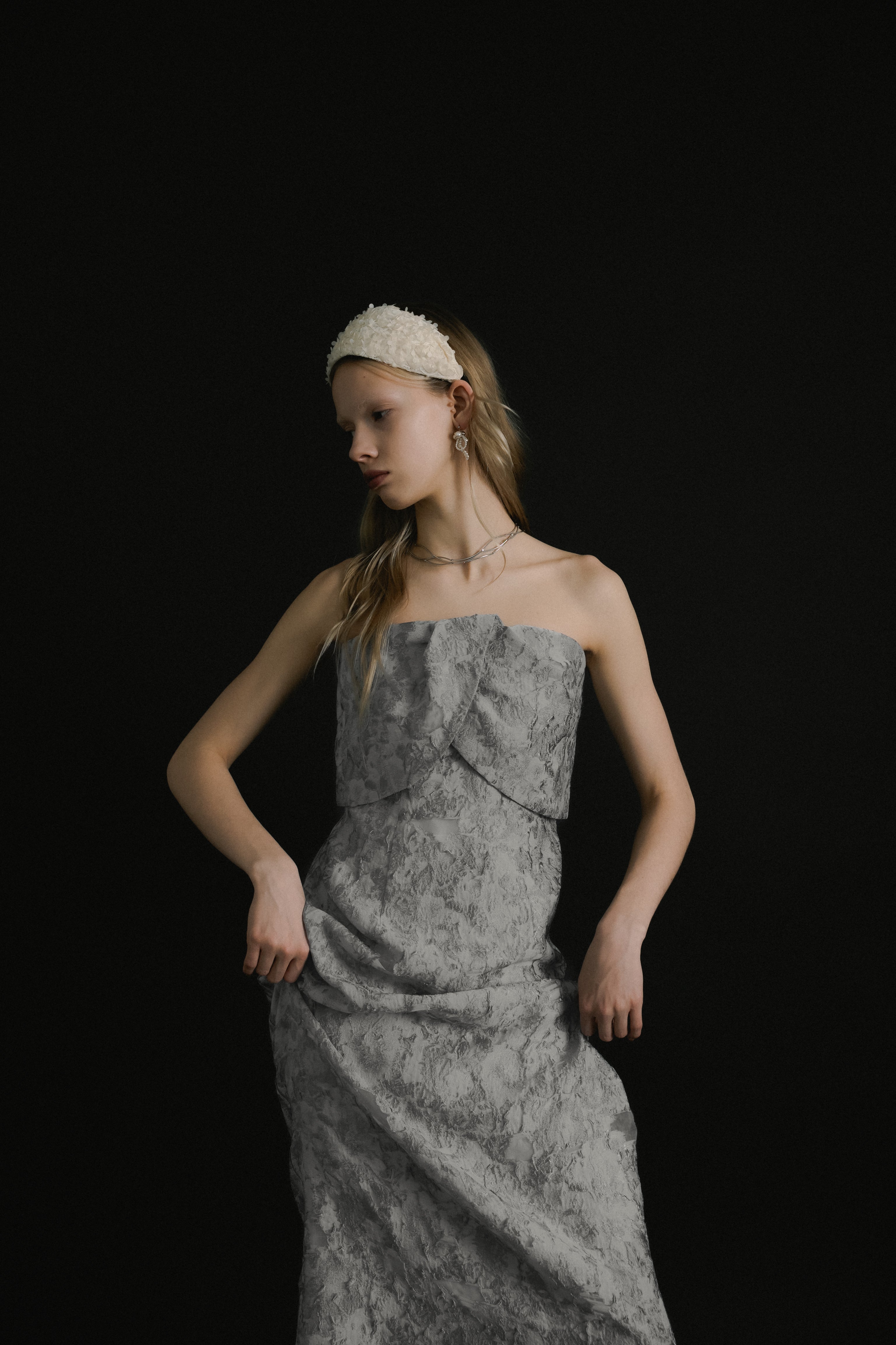 1069 Sculpture dress