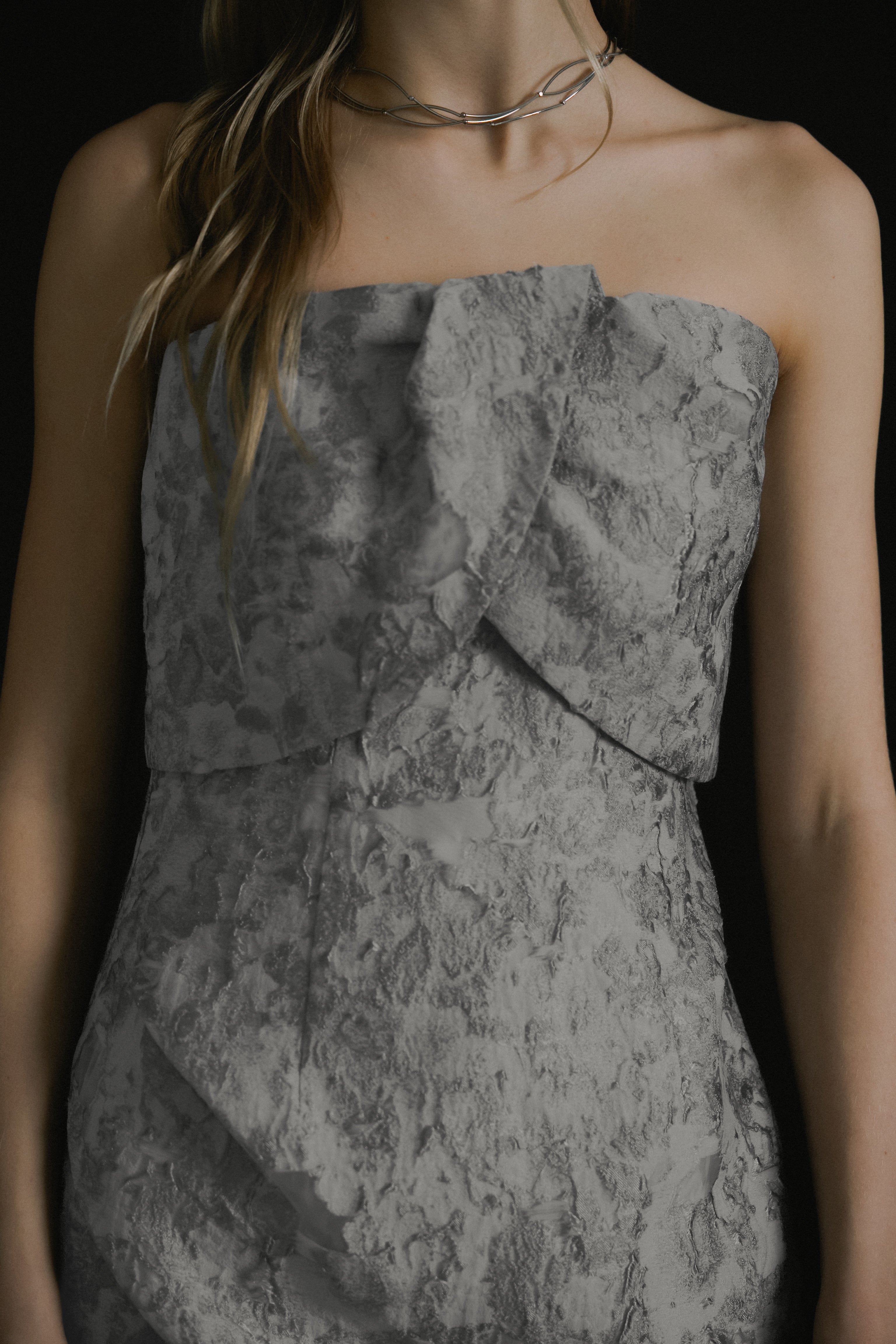1069 Sculpture dress
