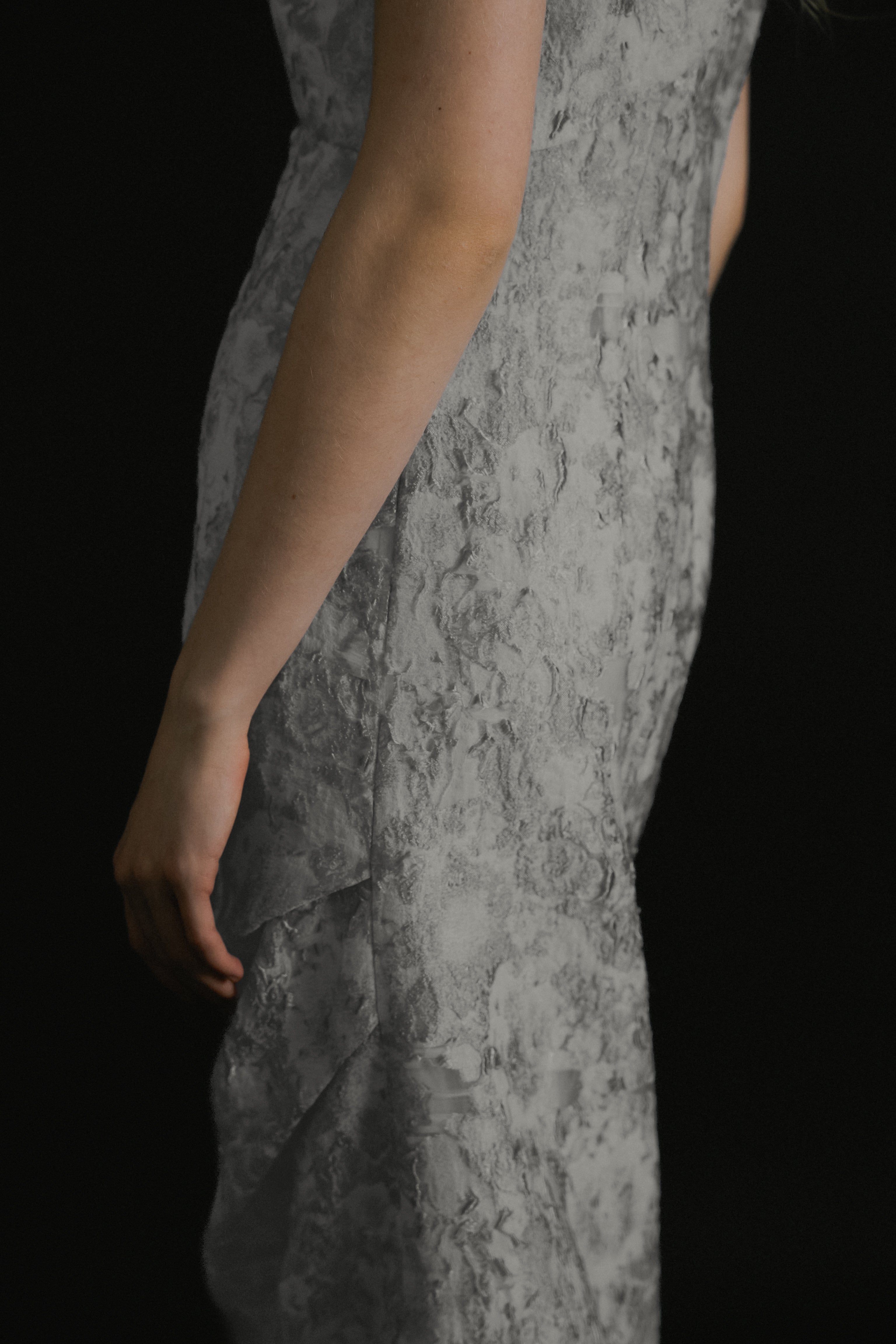 1069 Sculpture dress
