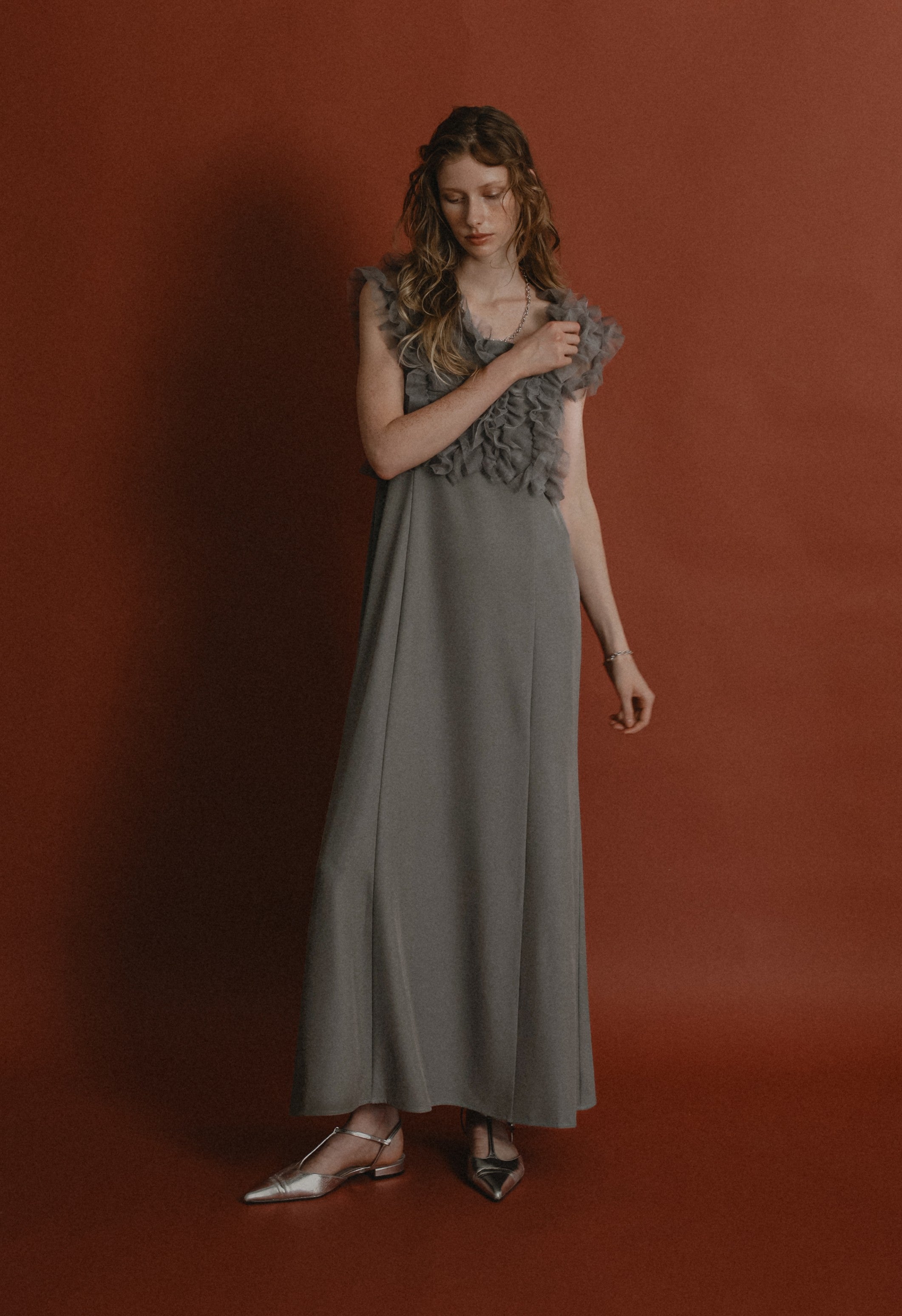 新品✨️et.UNiVER Many way frill dress ベージュS et.UNiVER │913 Many way frill dress – et.UNiVER │ 公式オンライン
