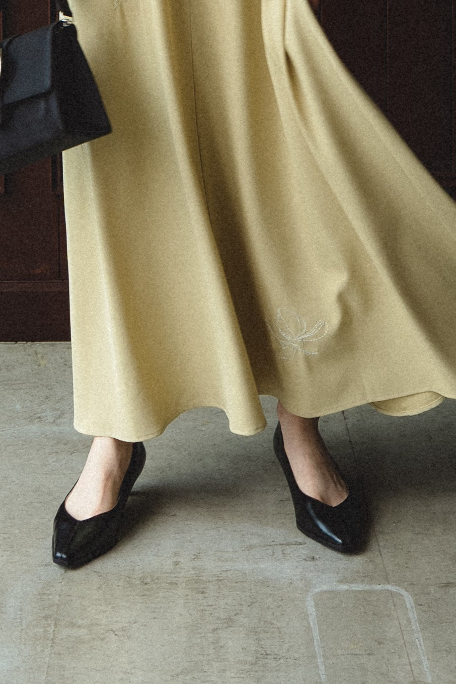 987 Sleek Metallic Pumps