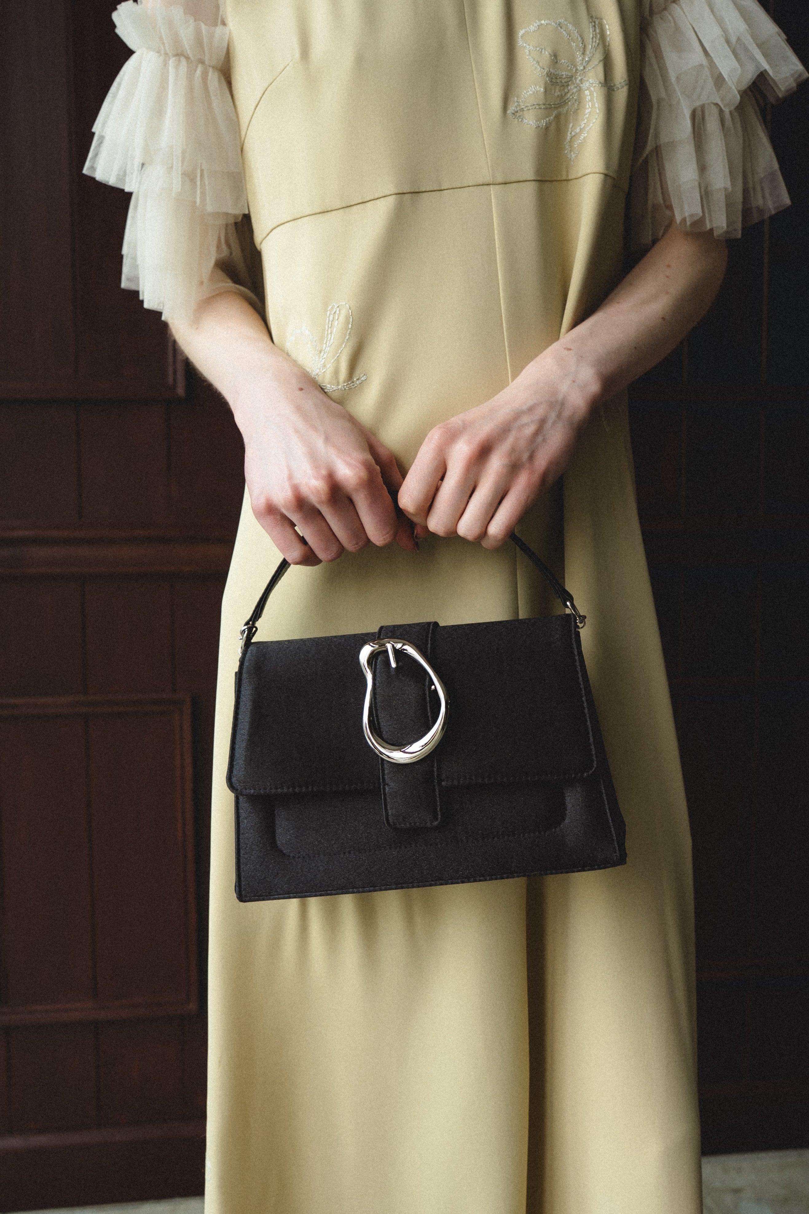 952 Irregular motif bag