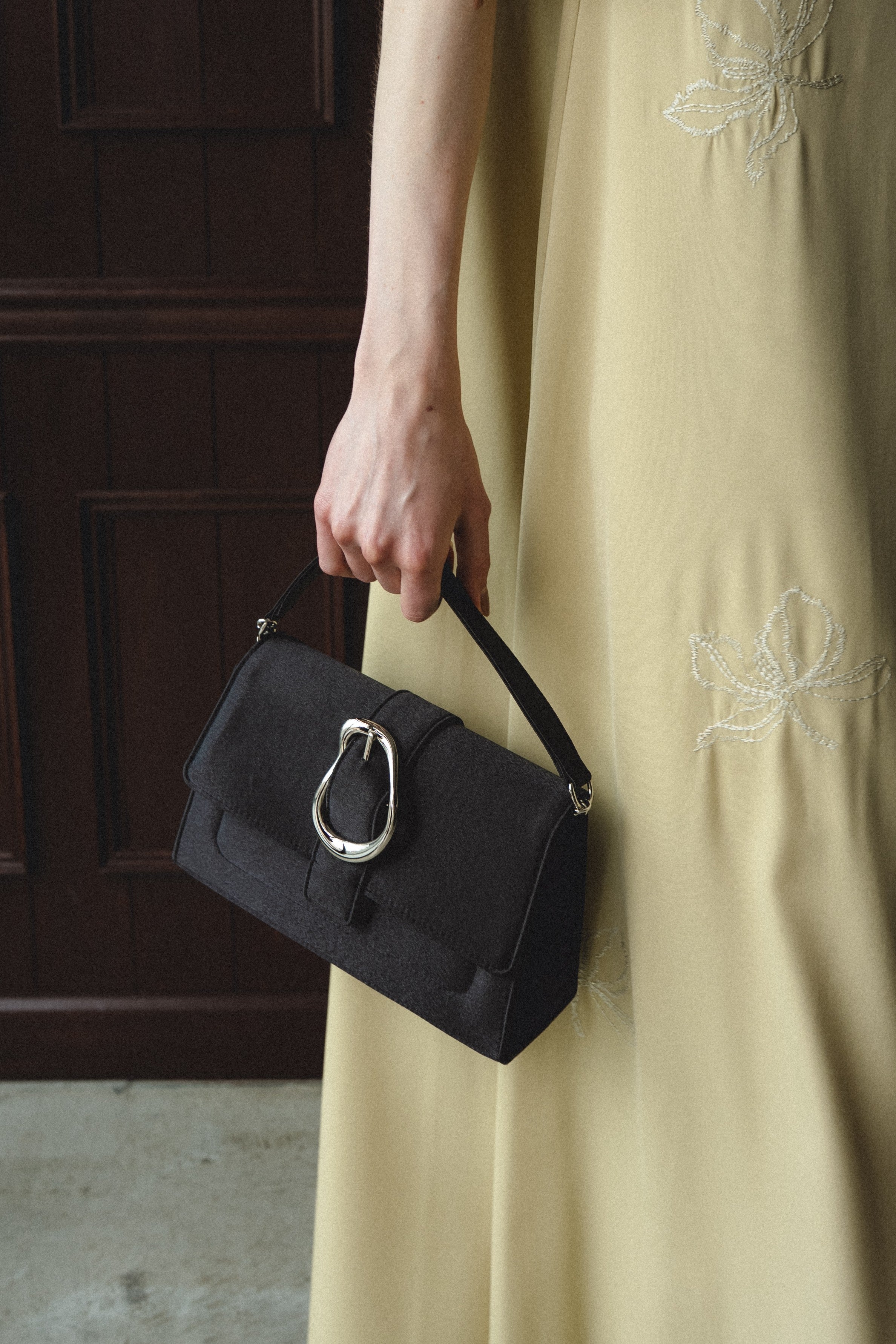 952 Irregular motif bag