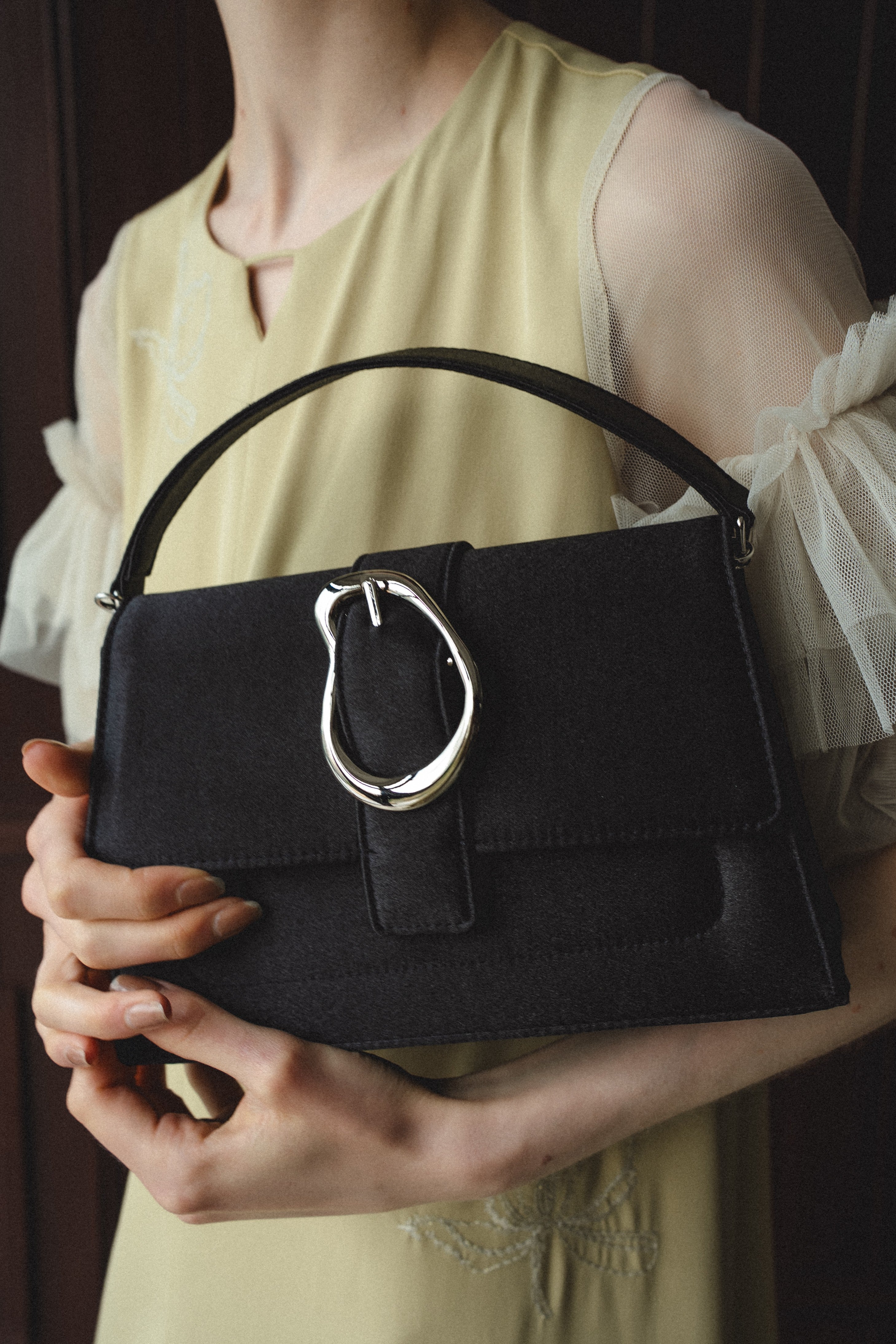 952 Irregular motif bag