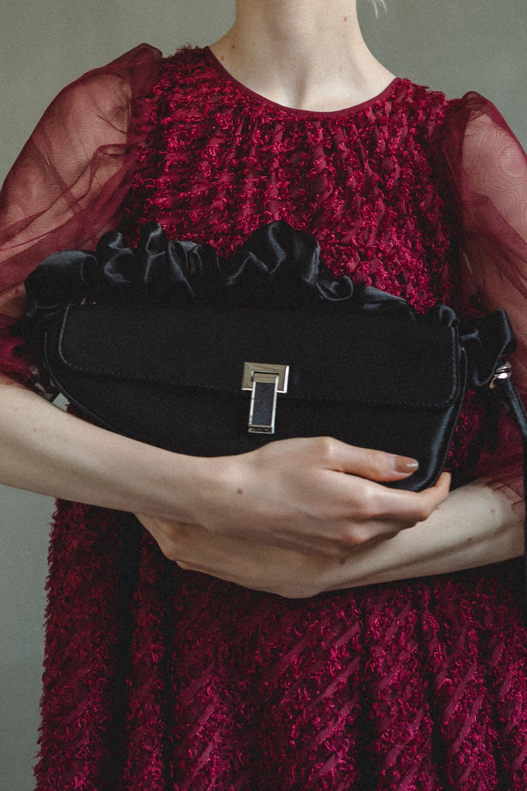 951 Frill handle clutch