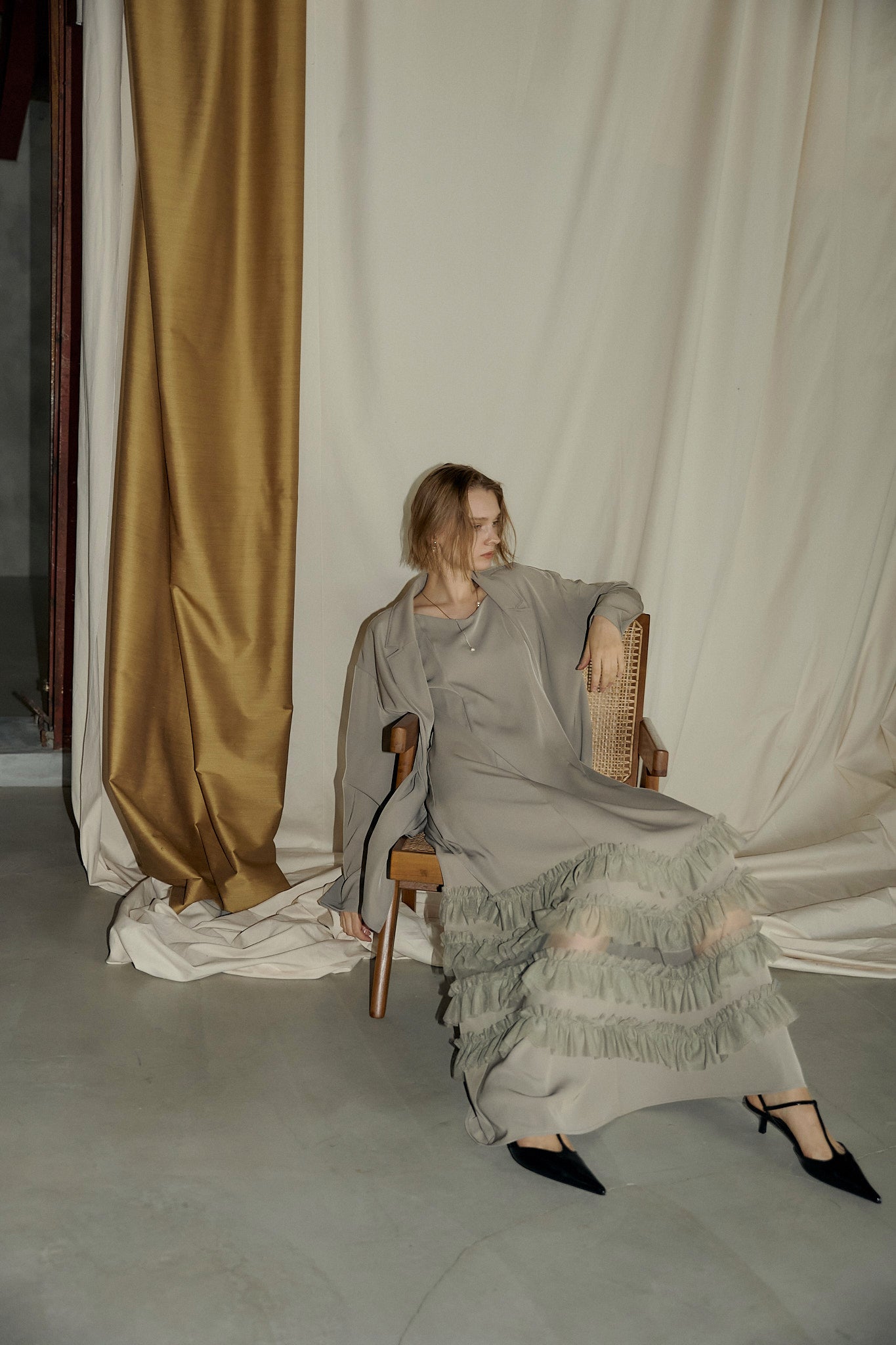 934 Transparent hem setup dress